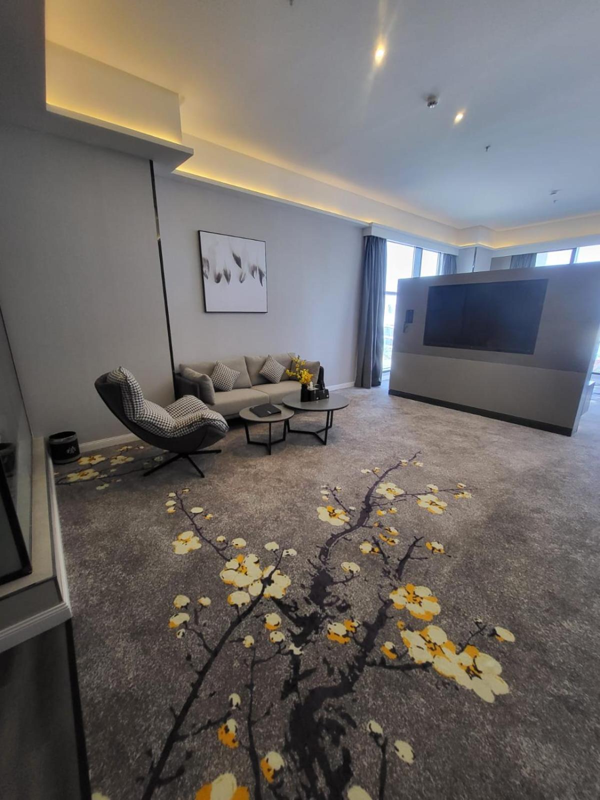 Deluxe Family Suite photo 3