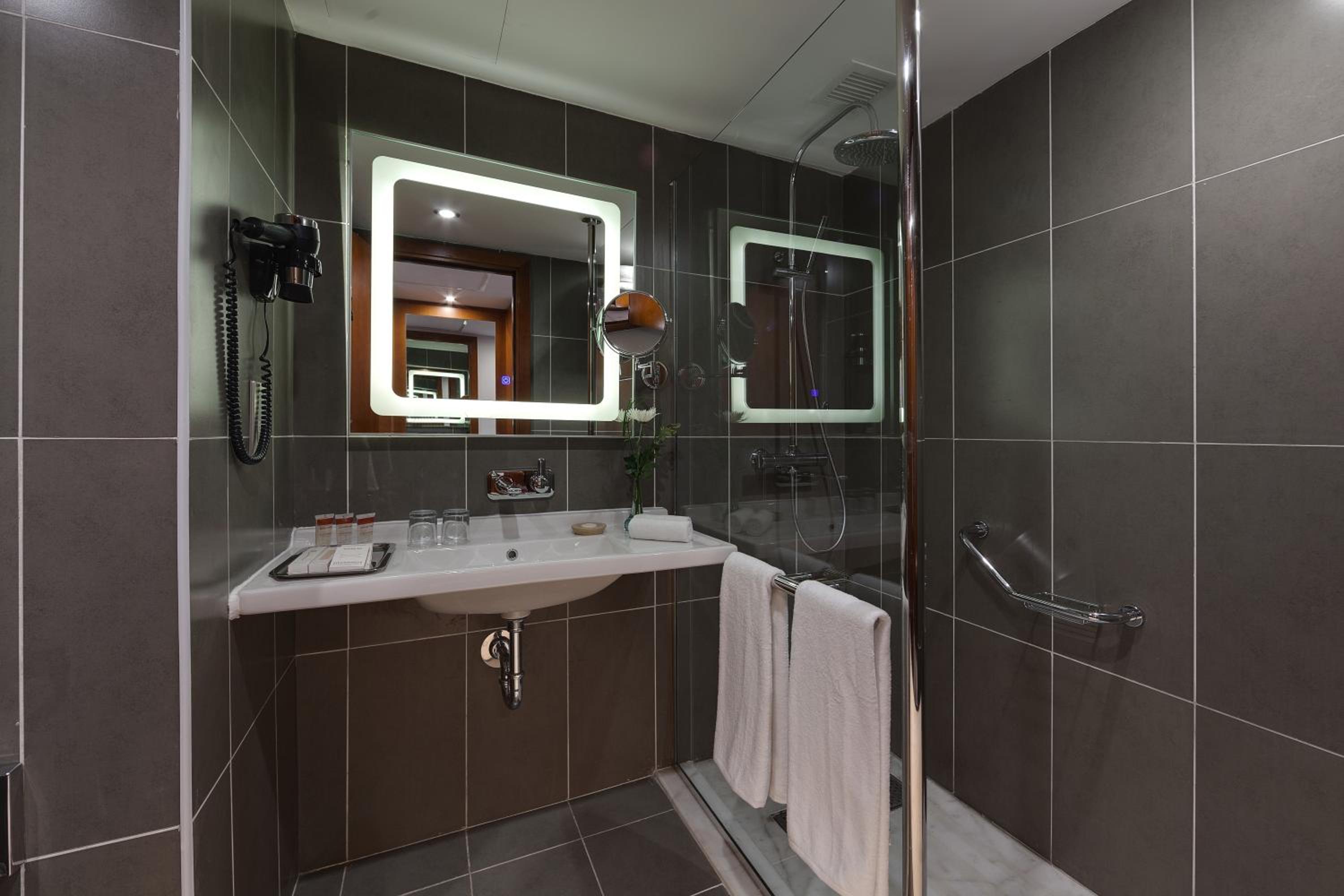 Junior Suite thumbnail 6
