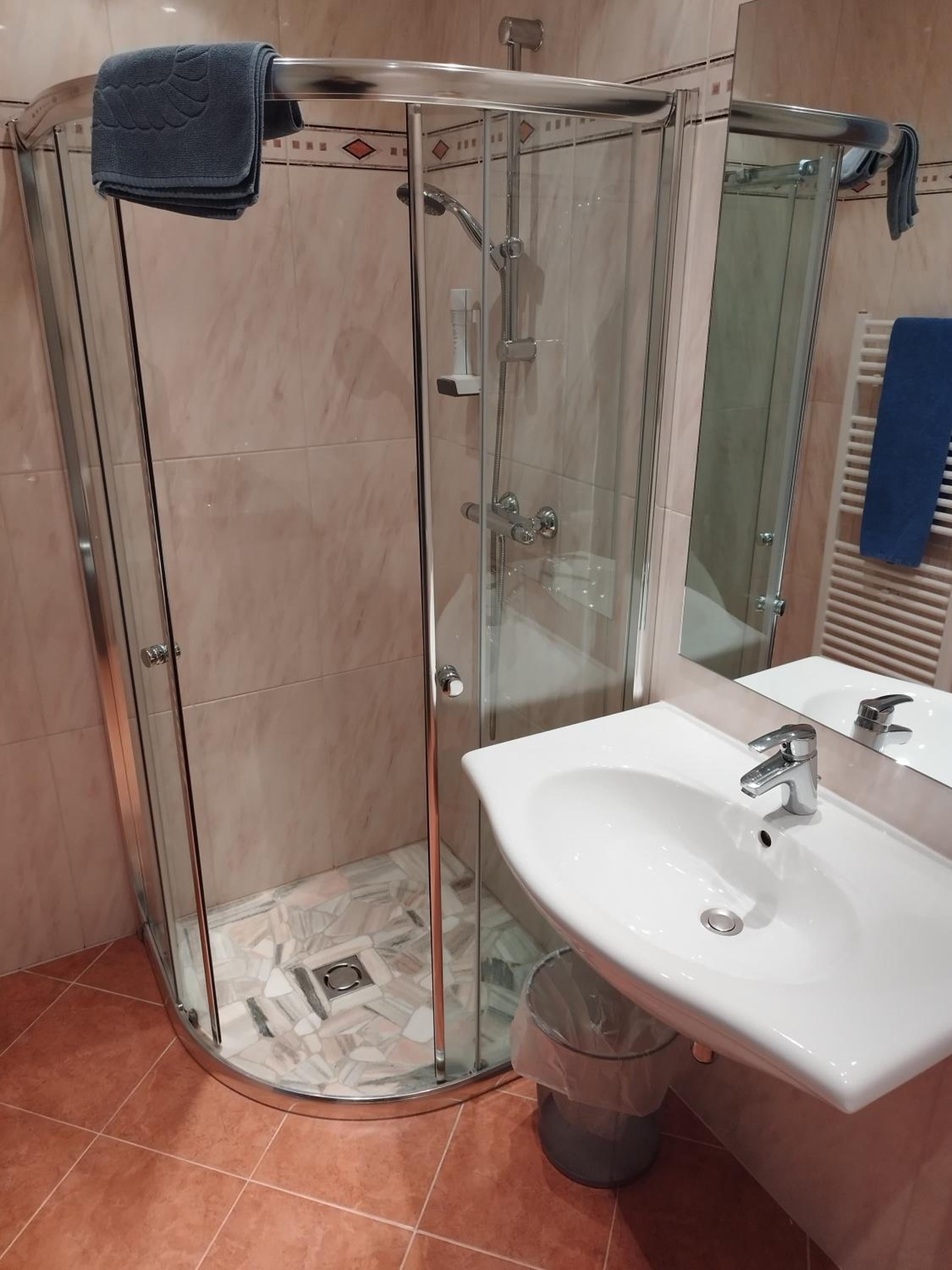 Single Room photo 2