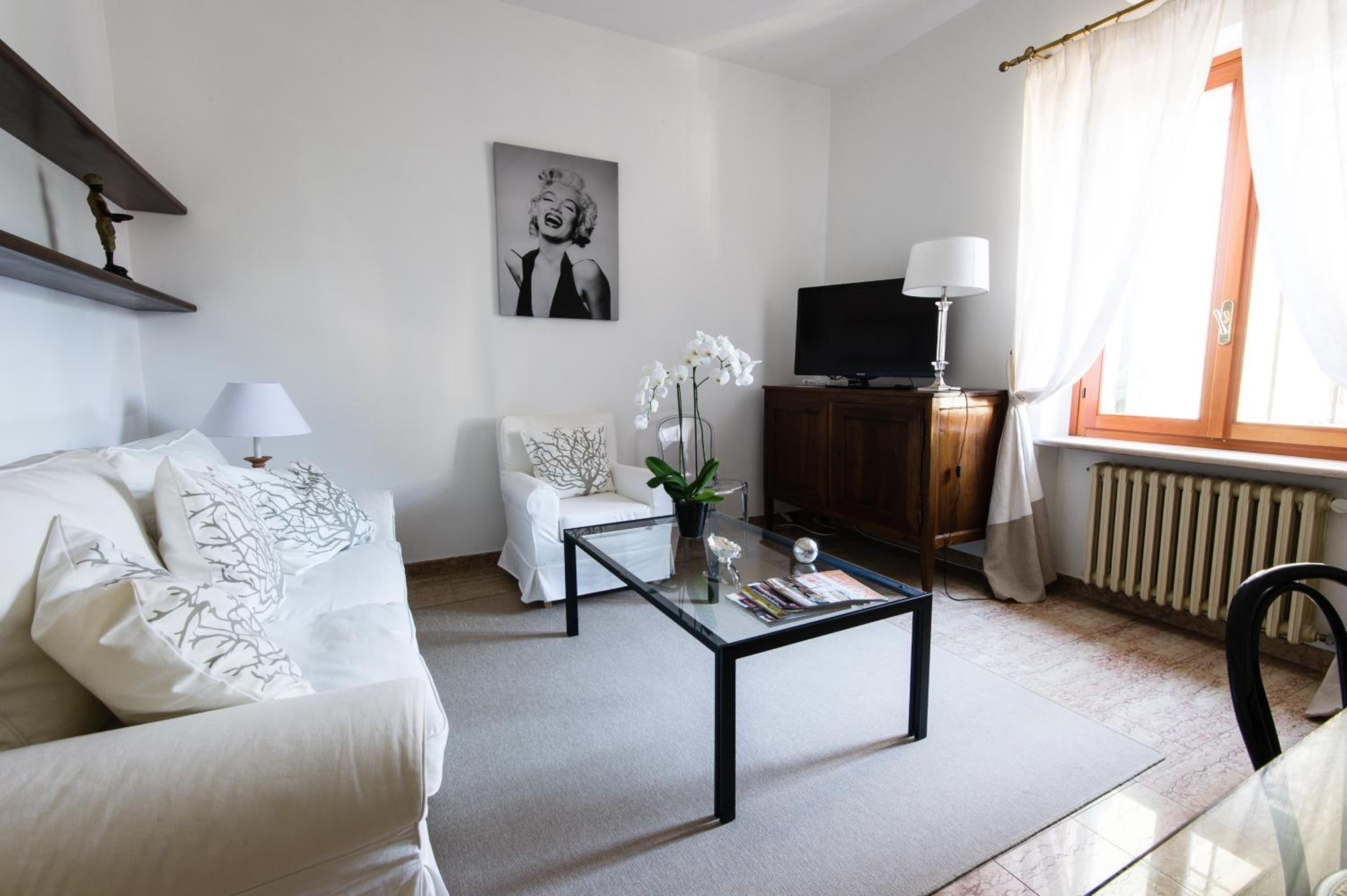 Mazzini Suite A One-Bedroom Apartment
