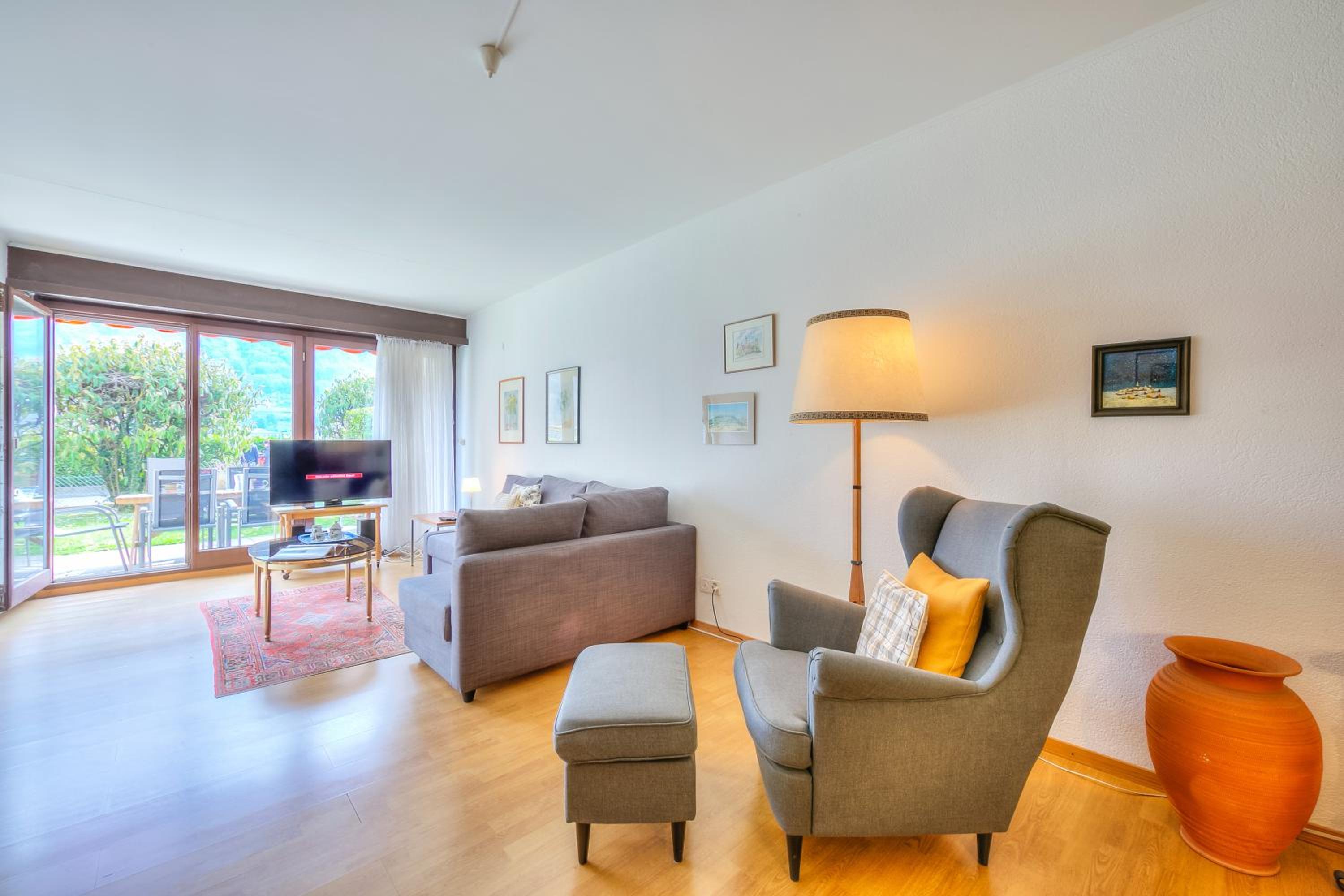 One-Bedroom Apartment