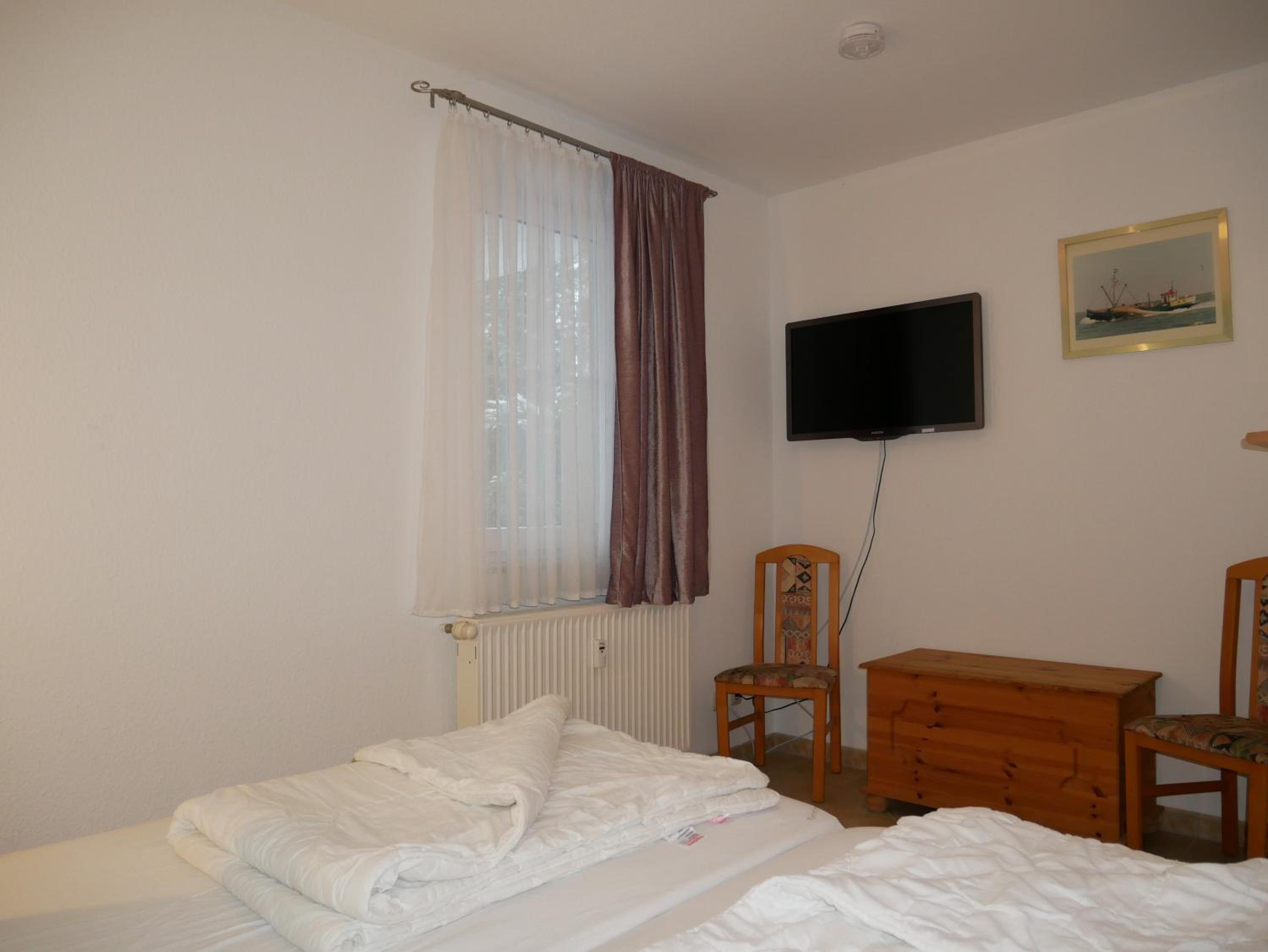 One-Bedroom Apartment with Terrace photo 2