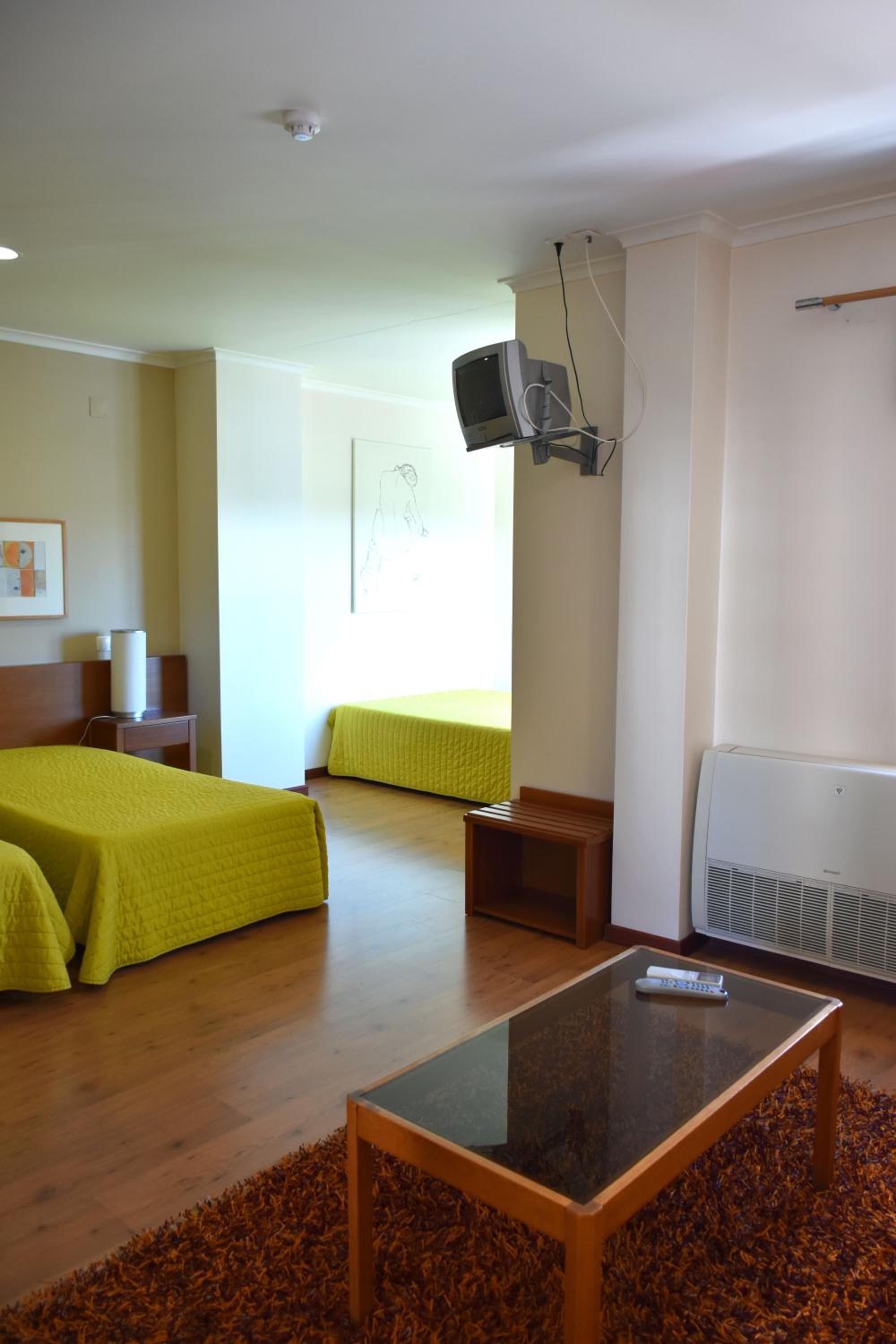 Family Room (4 People) - Photo 9