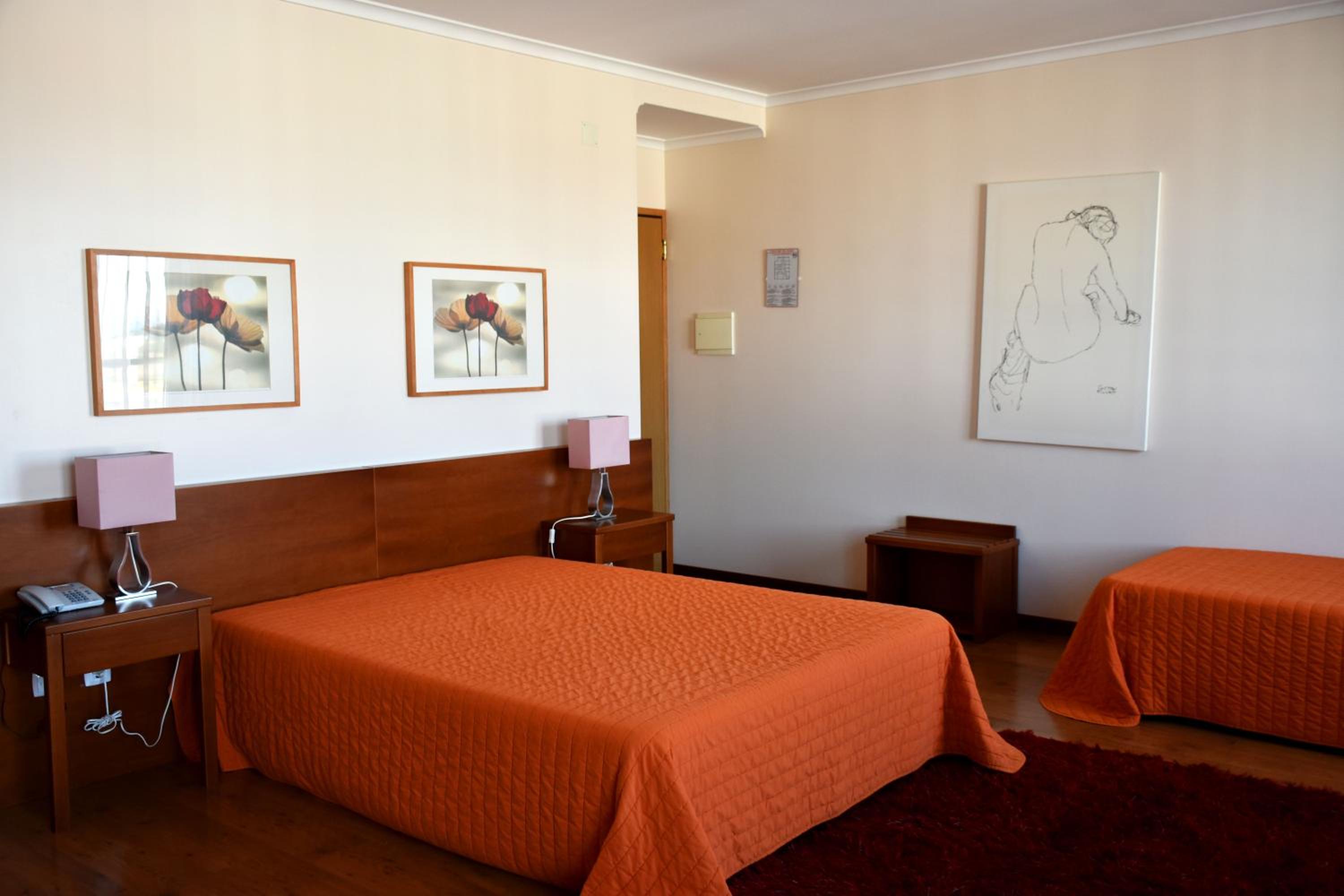 Family Room (4 People) - Photo 1