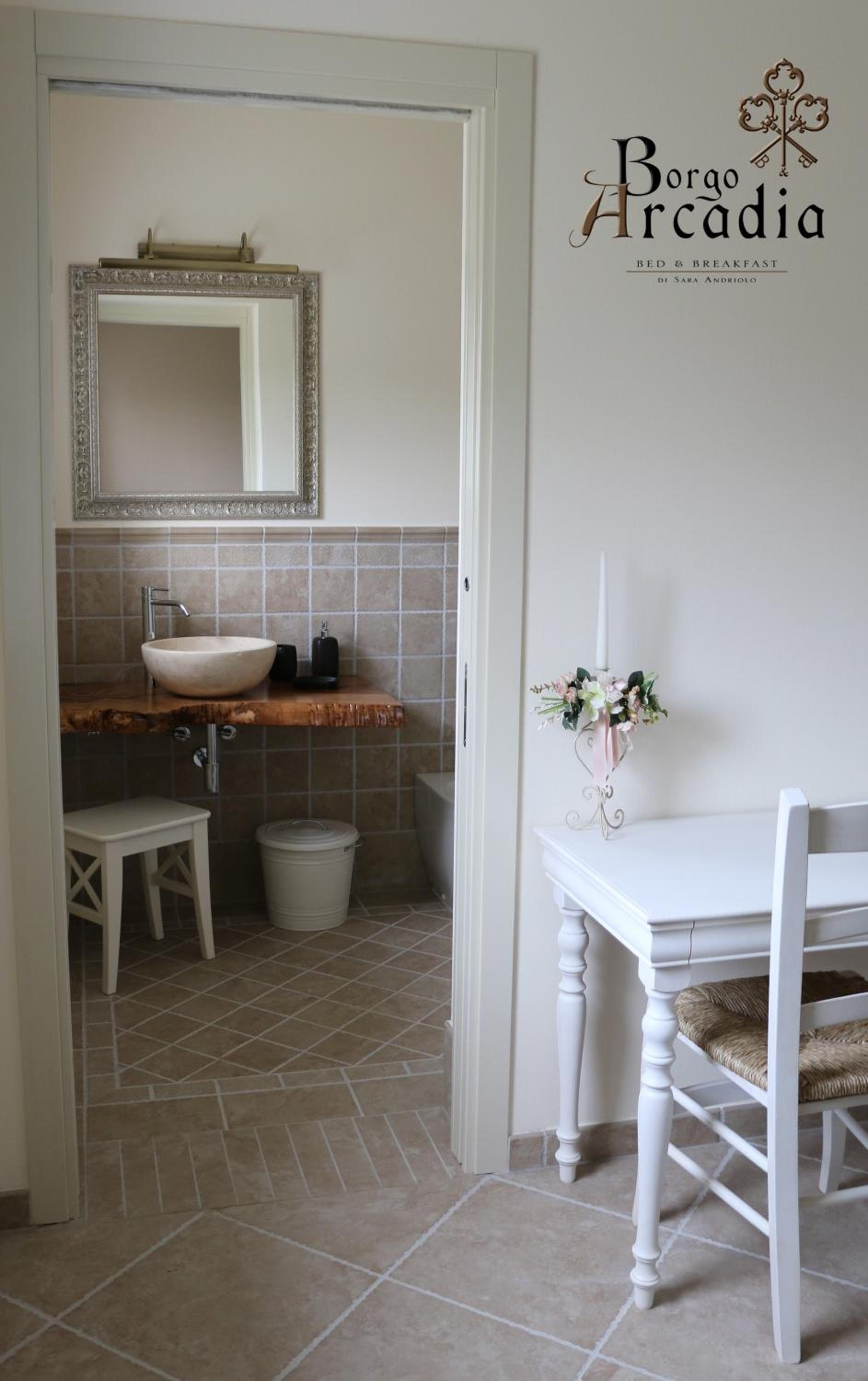 Double Room with Private Bathroom photo 3