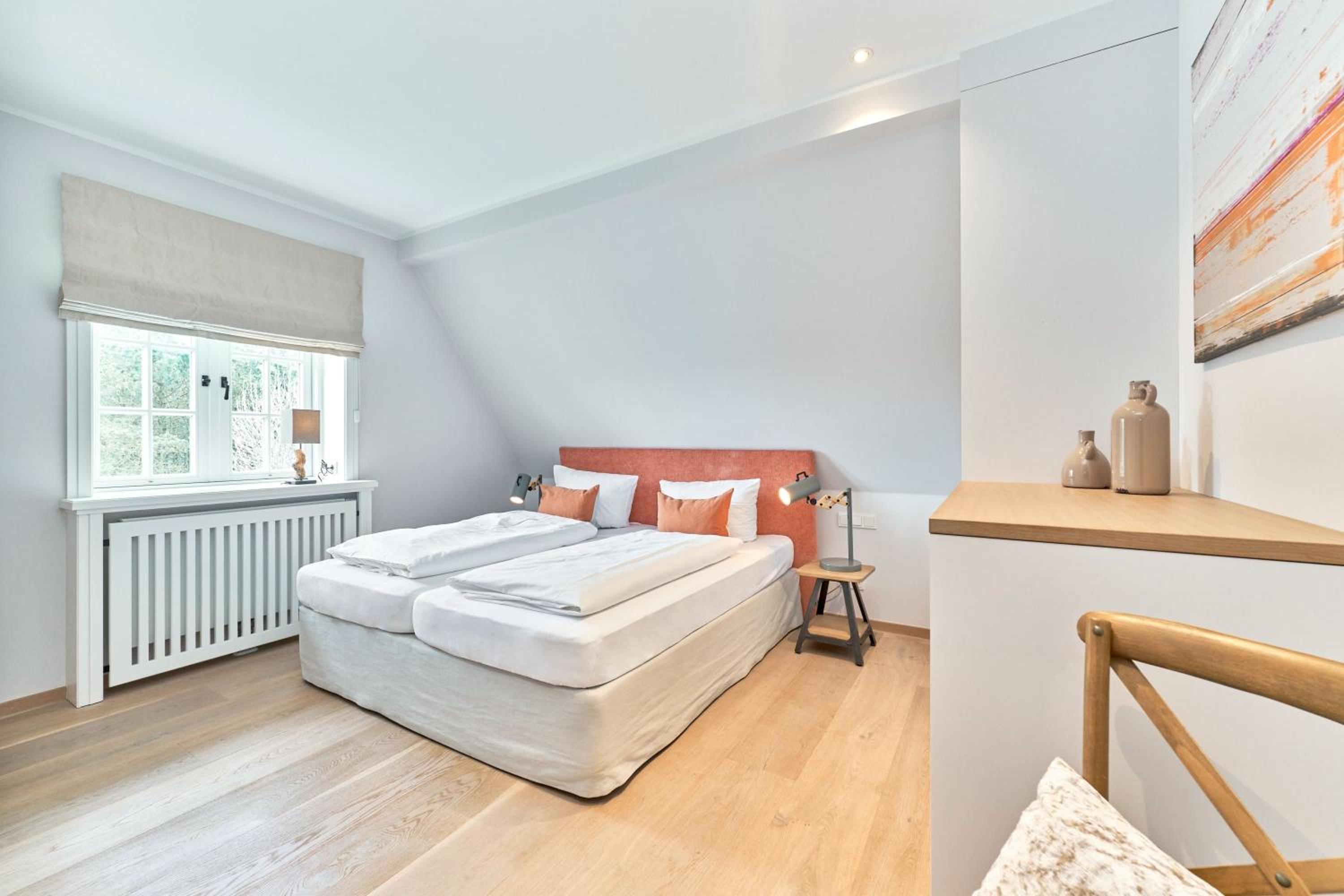 Three-Bedroom House photo 2