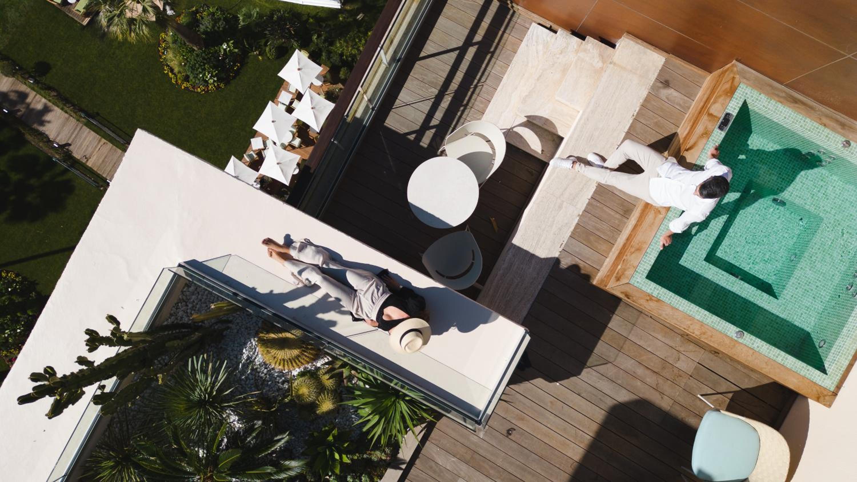 Panoramic Room with Terrace and Sea View - Photo 9