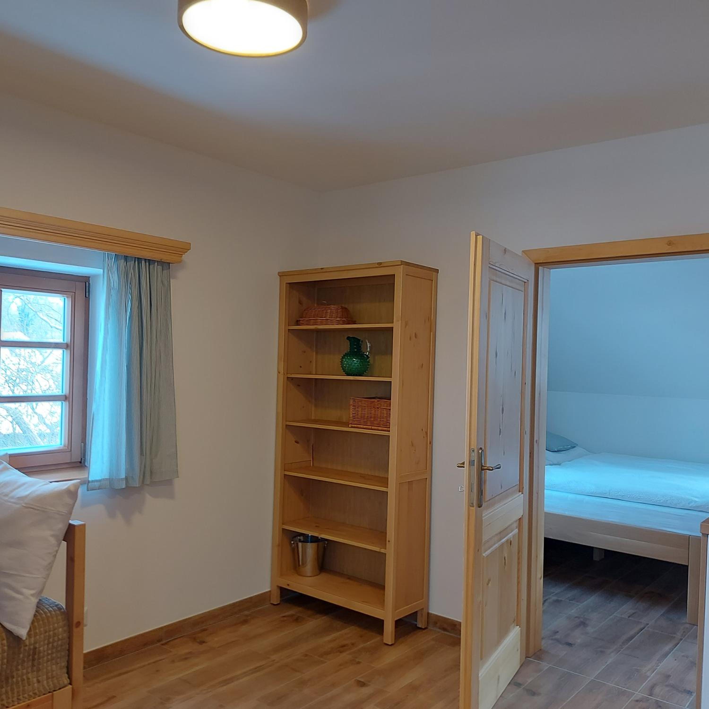 One-Bedroom Apartment photo 1