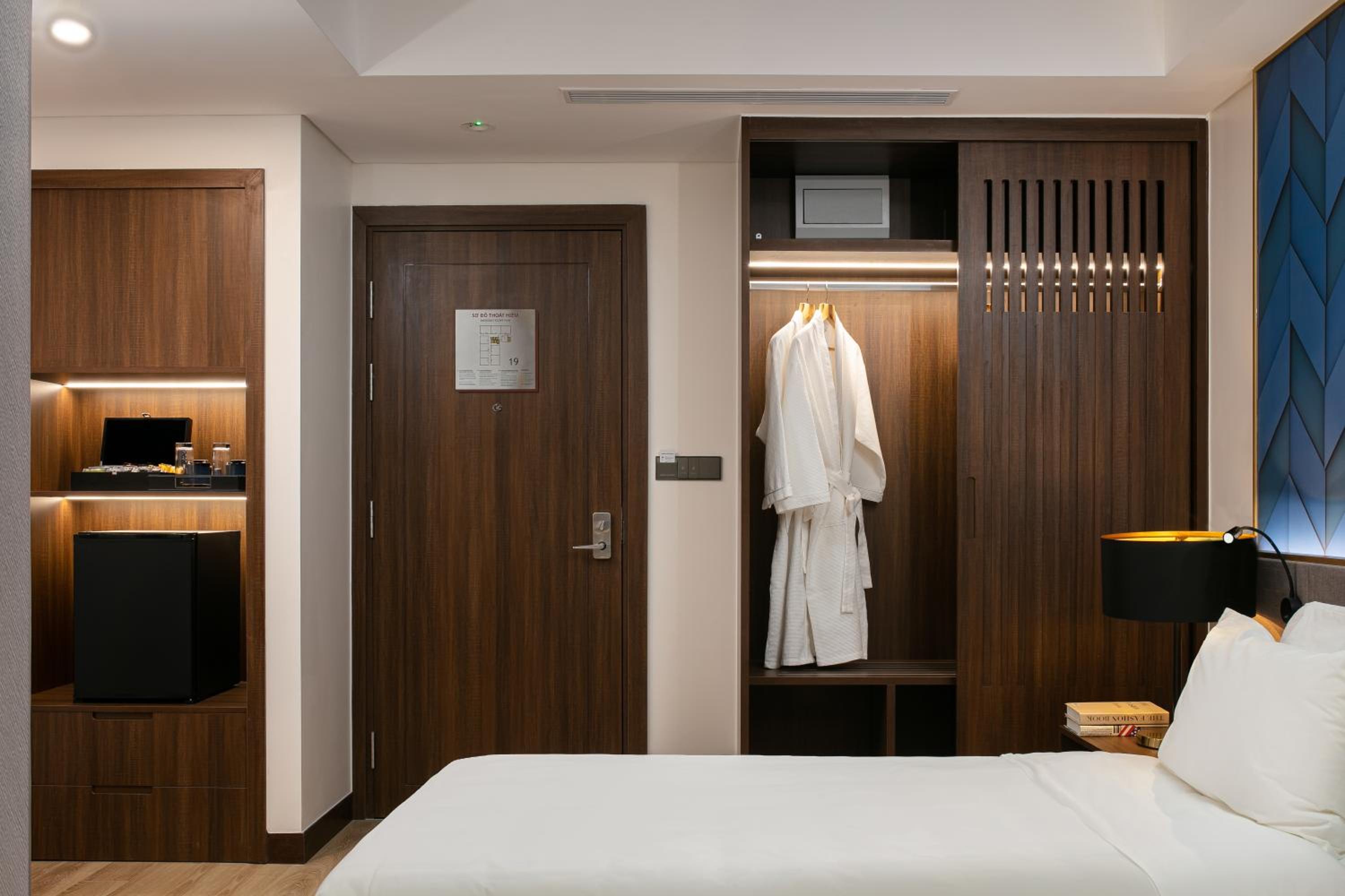 Superior King Room