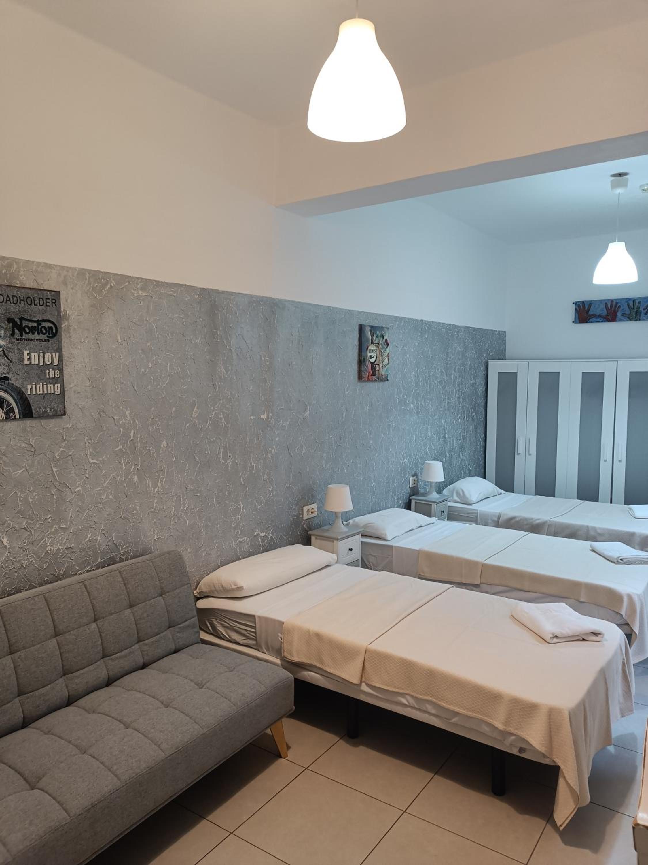 Triple Room - Photo 9
