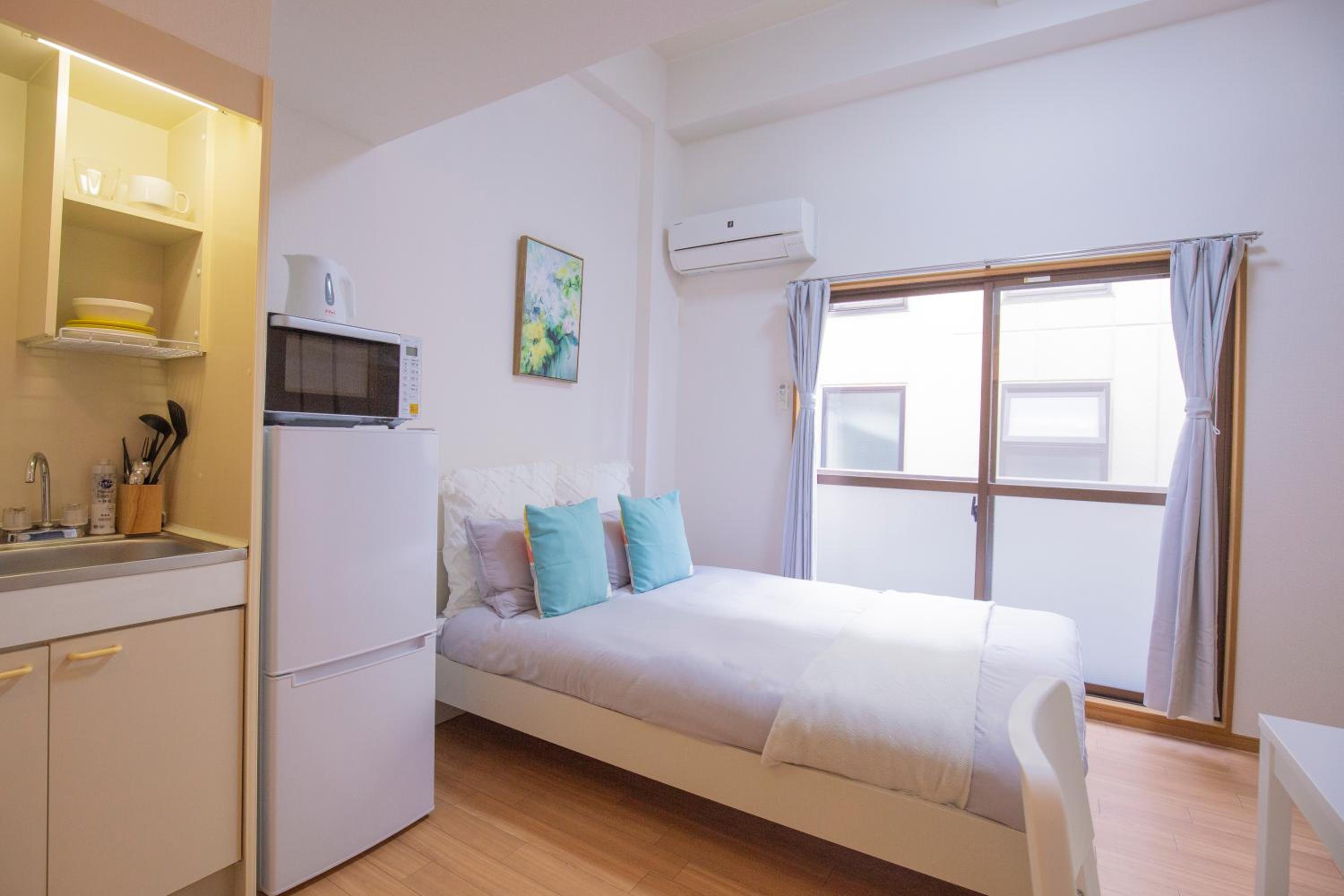 One-Bedroom Apartment photo 1