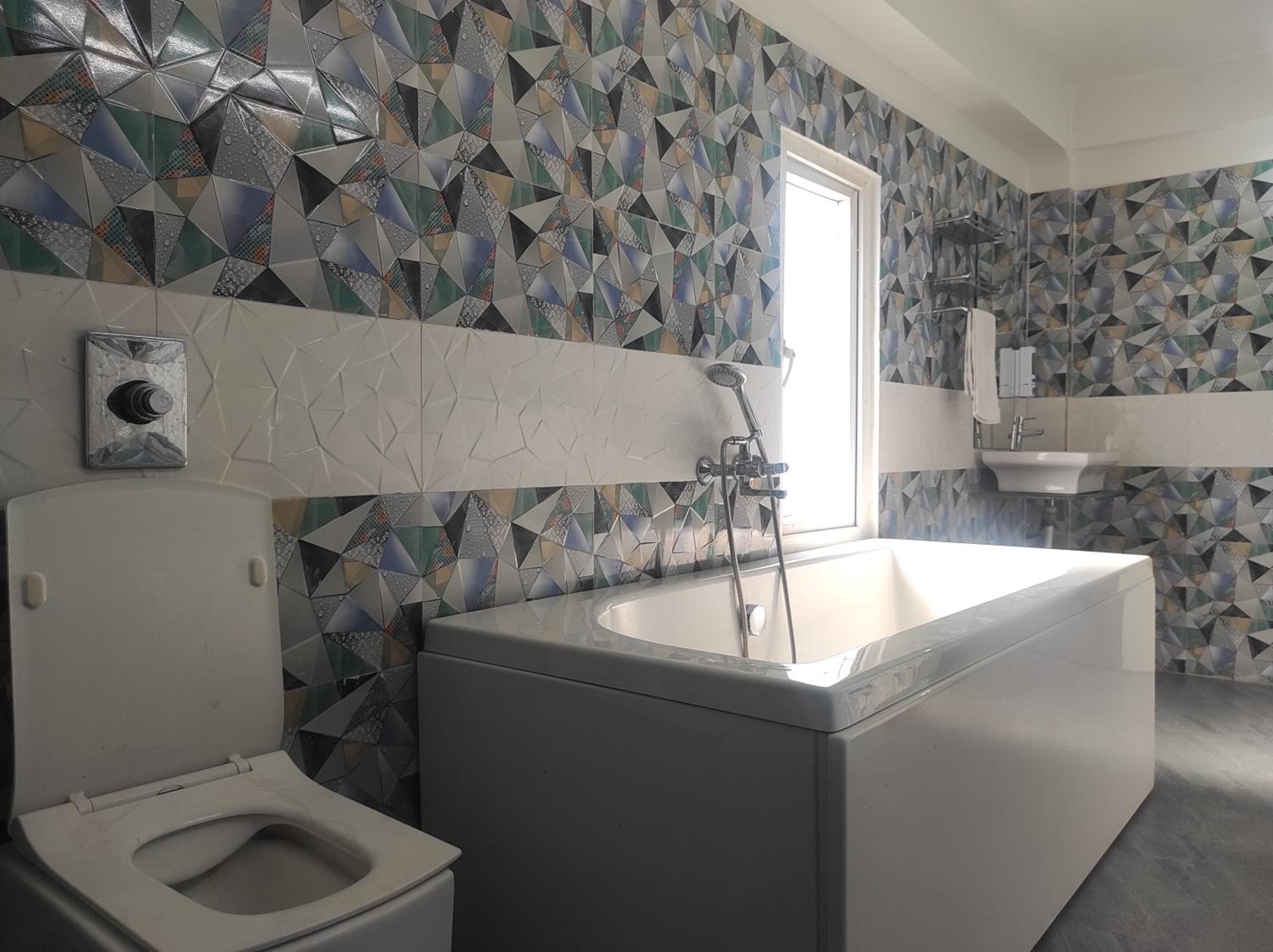 Suite - Photo 12