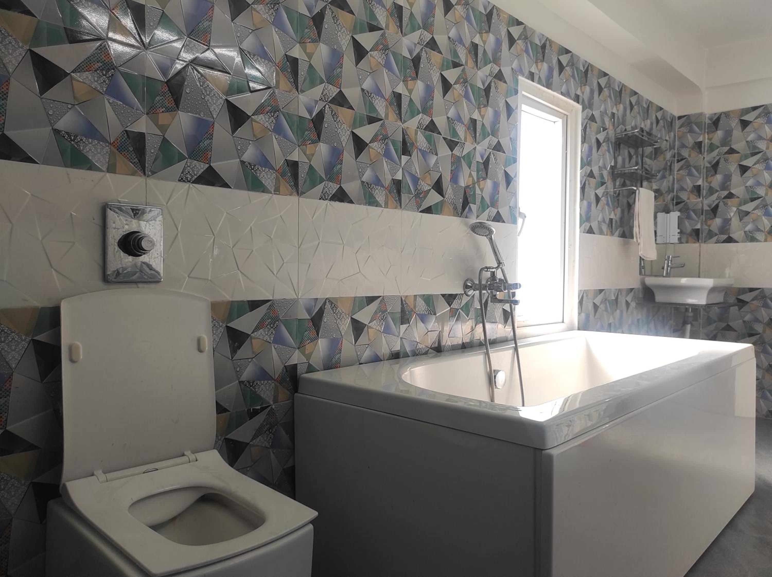 Suite - Photo 3
