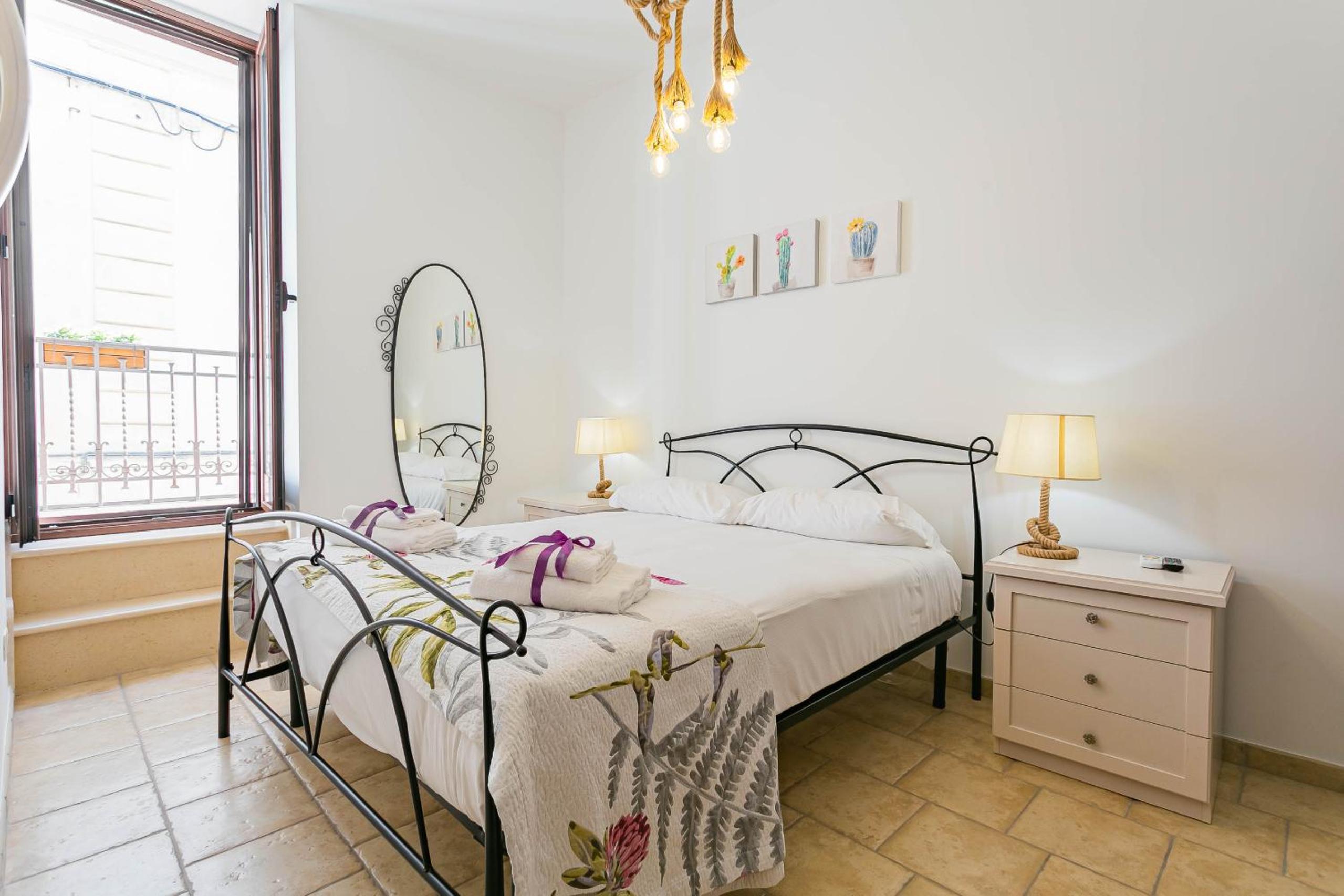 Queen Room photo 1