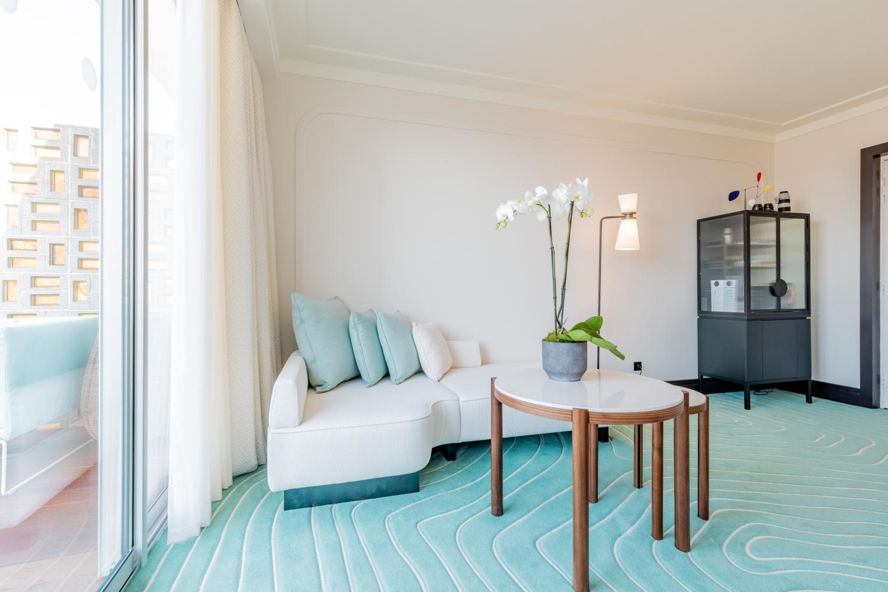 Serenity Suite with Terrace and City View photo 3