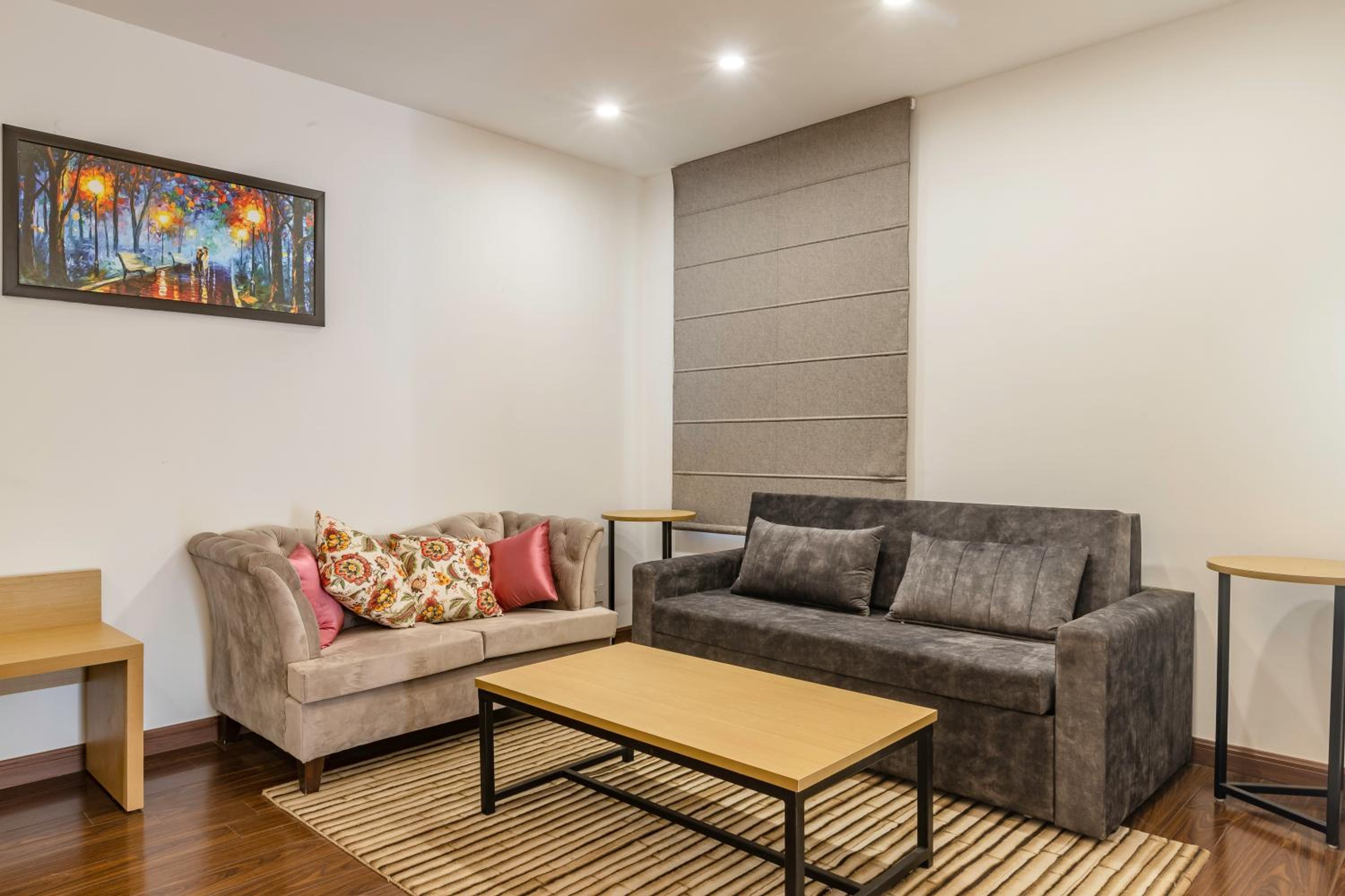 Family Room with Balcony photo 2
