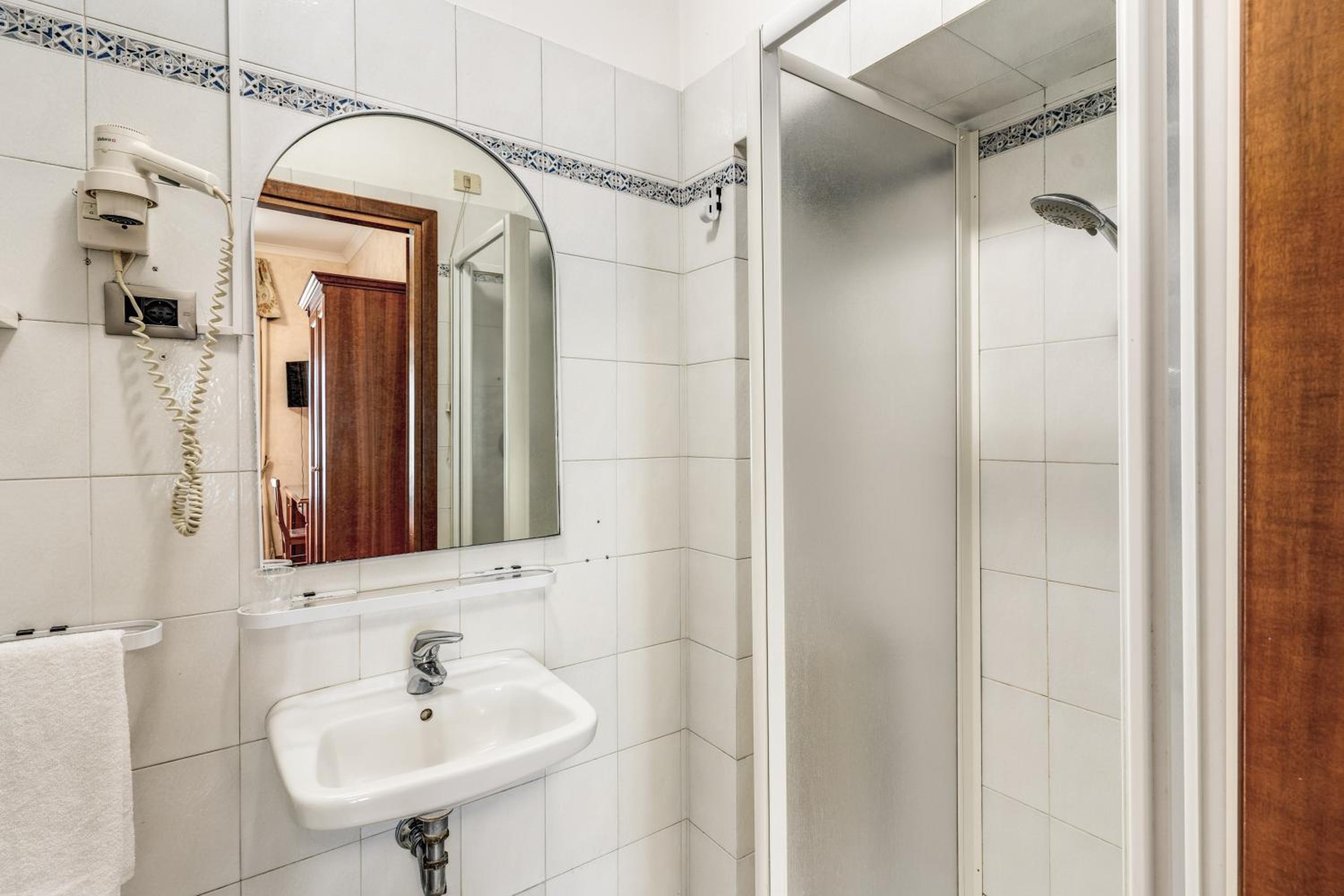 Double or Twin Room photo 2