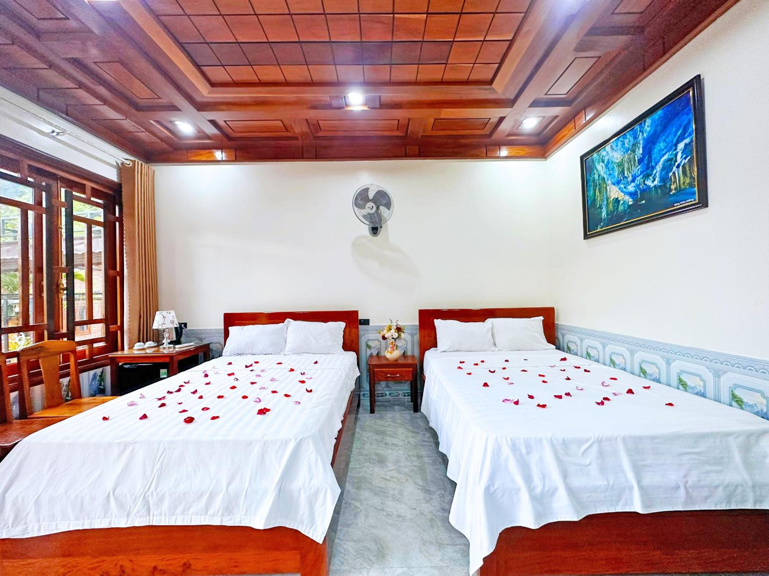 Superior Queen Room with Two Queen Beds - Photo 7