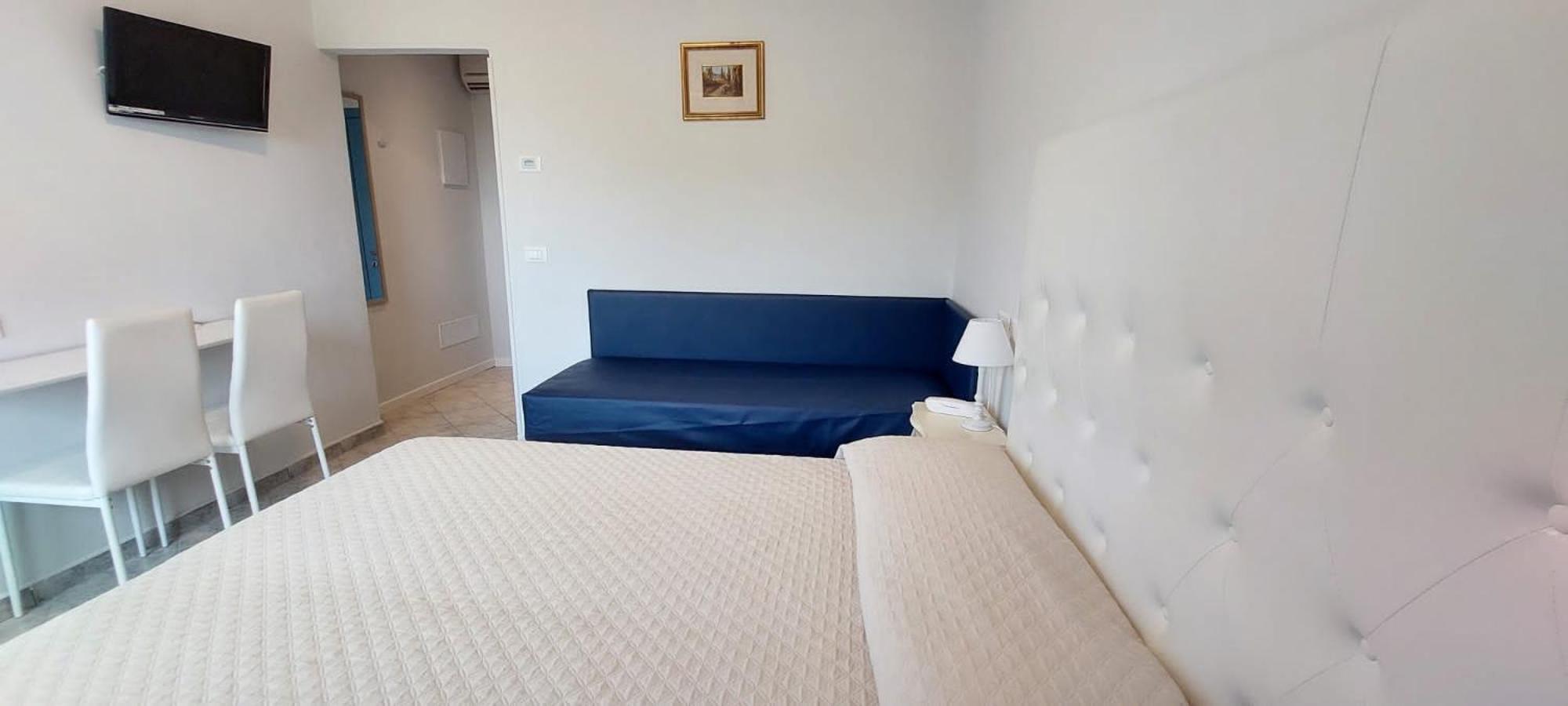 Double or Twin Room photo 2
