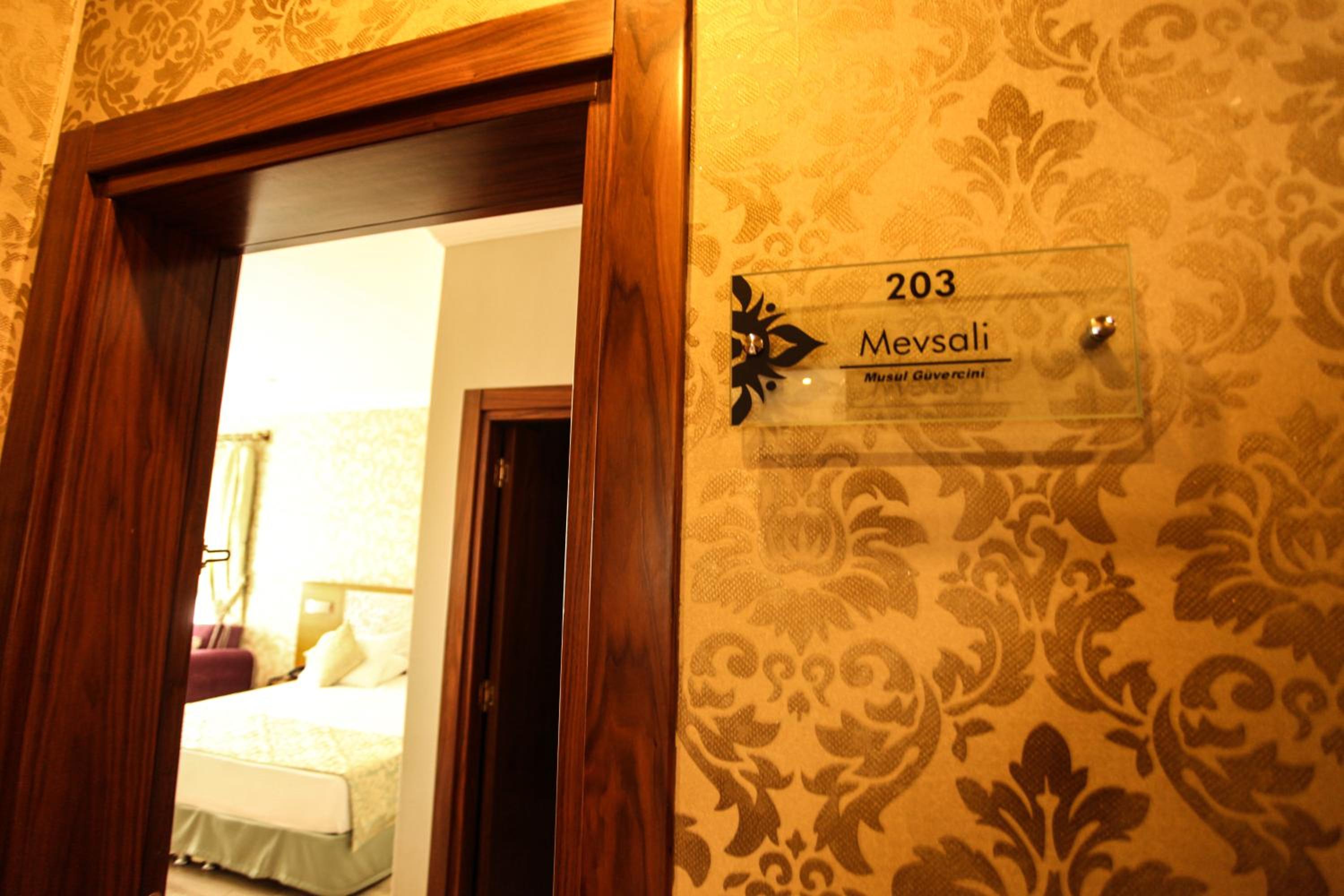 Superior Twin Room with City View photo 2