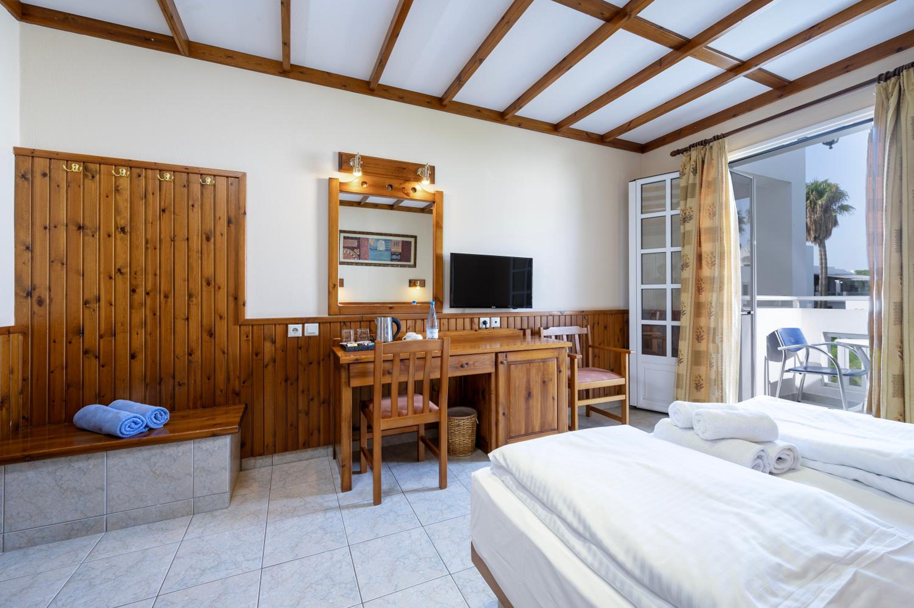 Standard Double or Twin Room photo 3