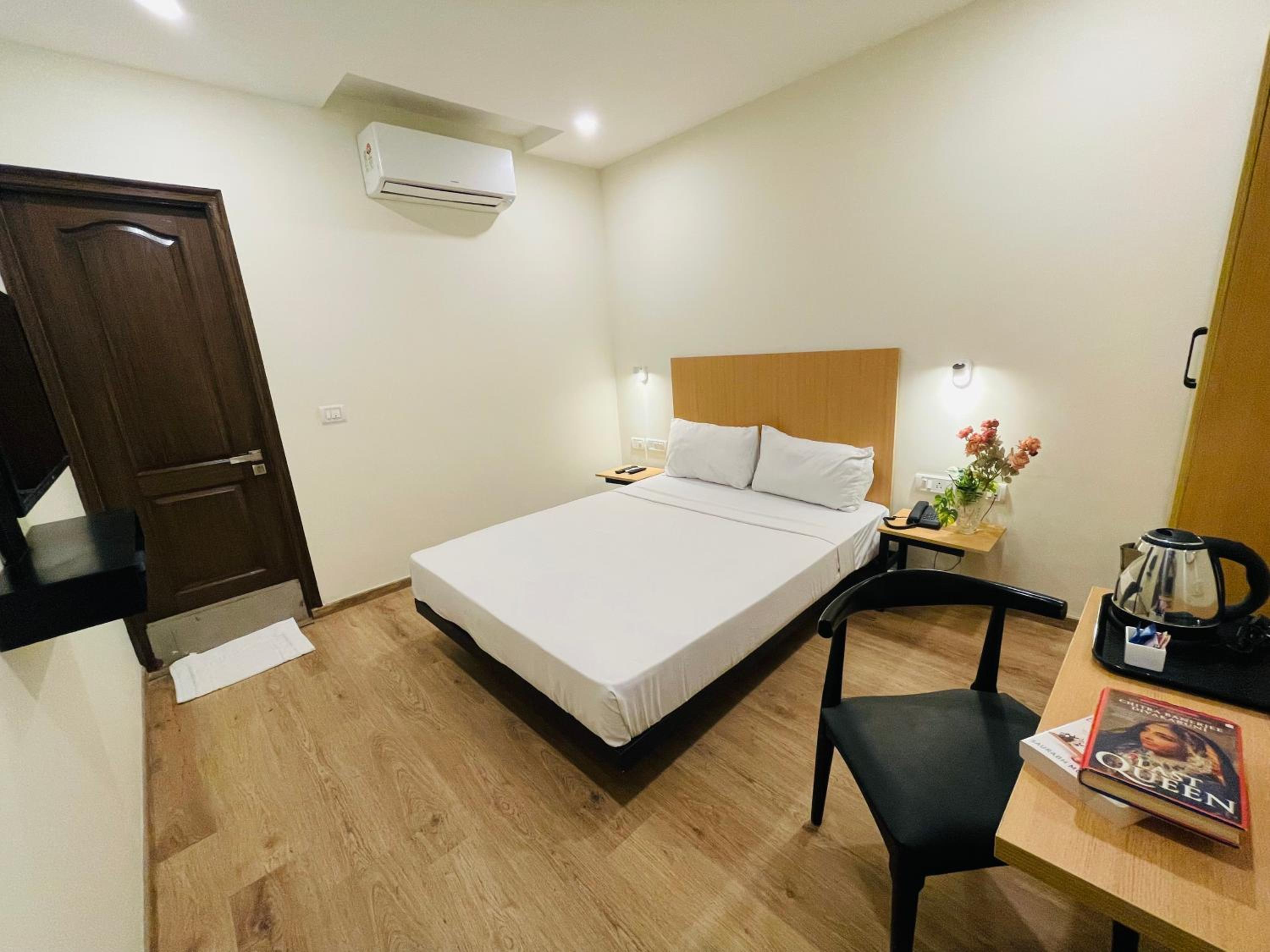 Economy Double Room - Photo 4
