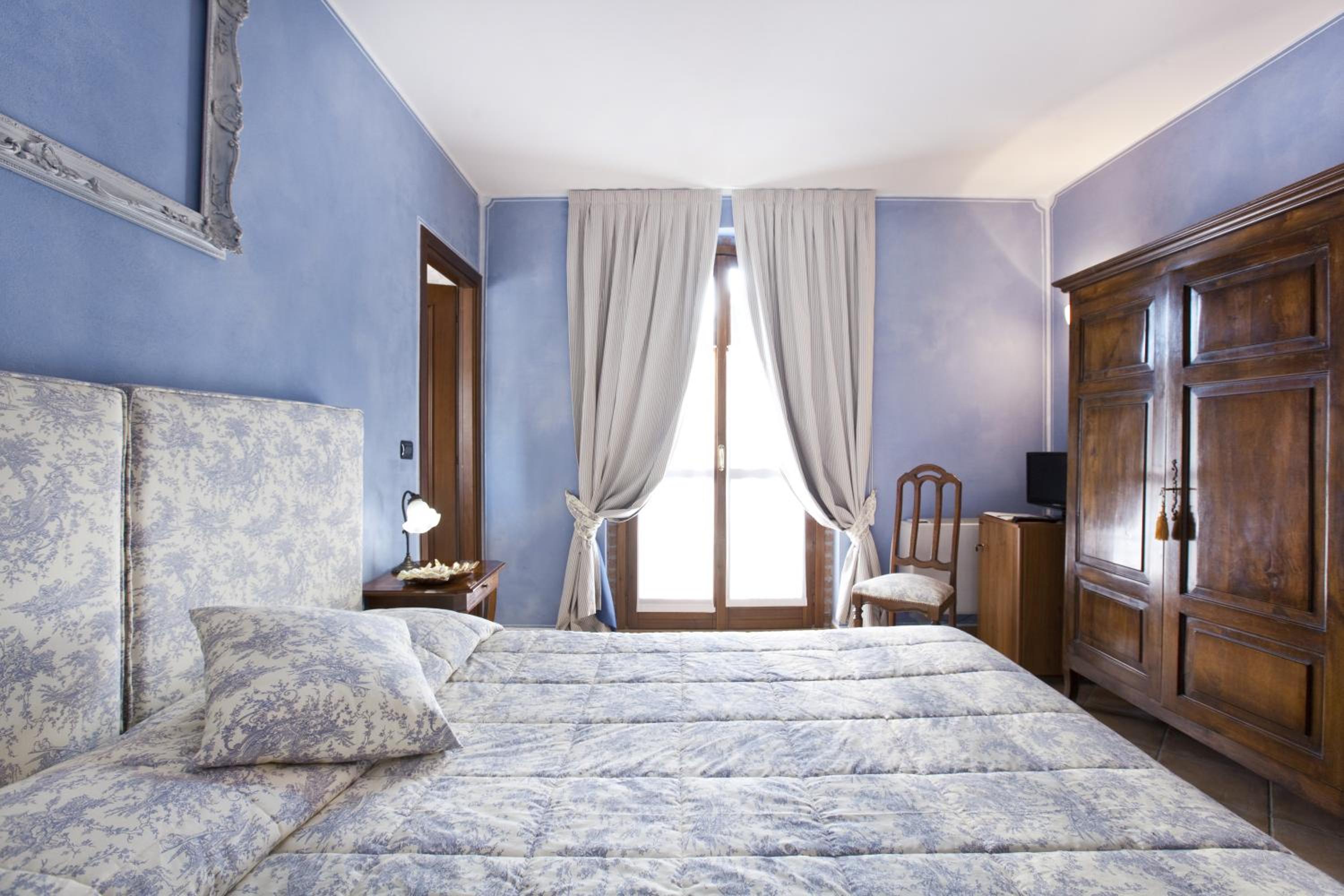 Double or Twin Room - Photo 3