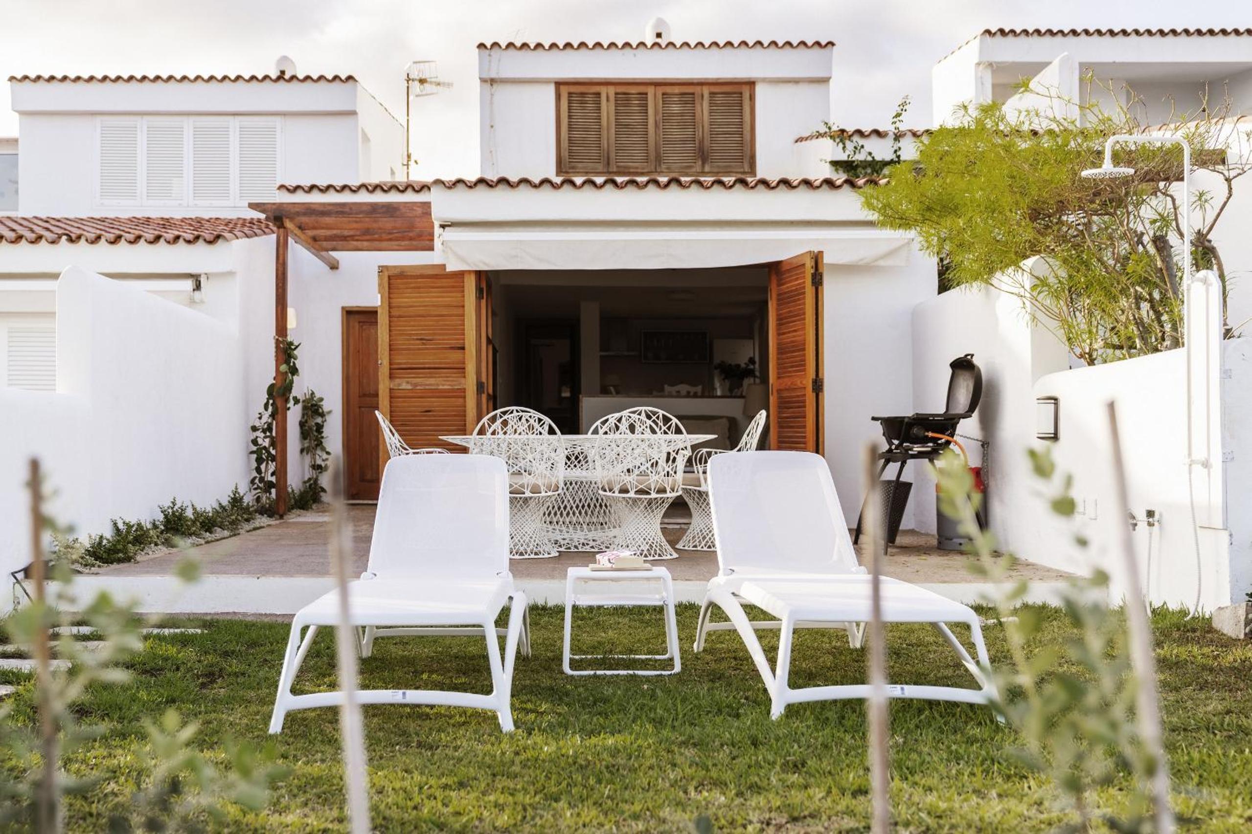 Bungalow with Sea View photo 2