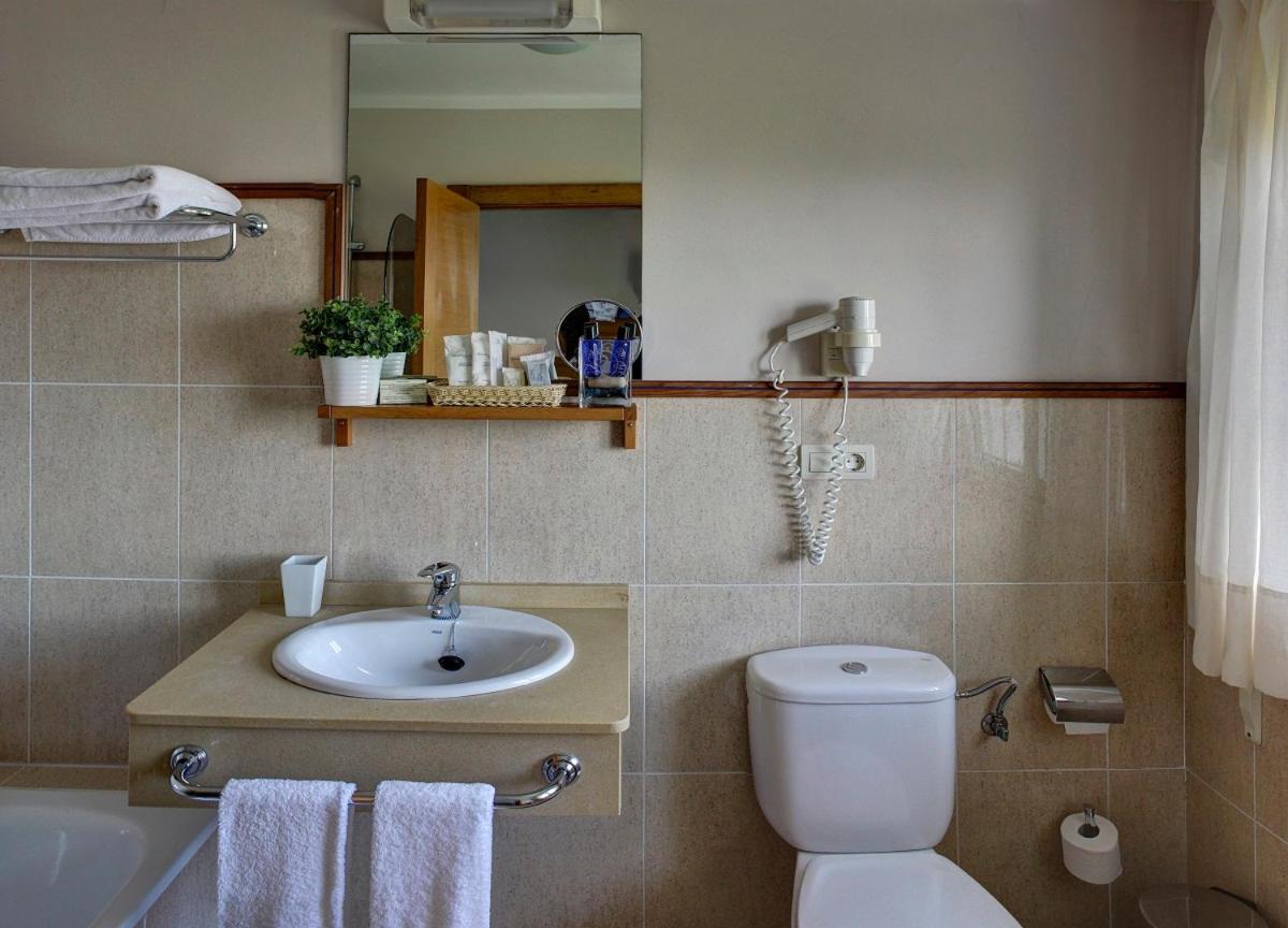 Standard Double or Twin Room with Sea View photo 2