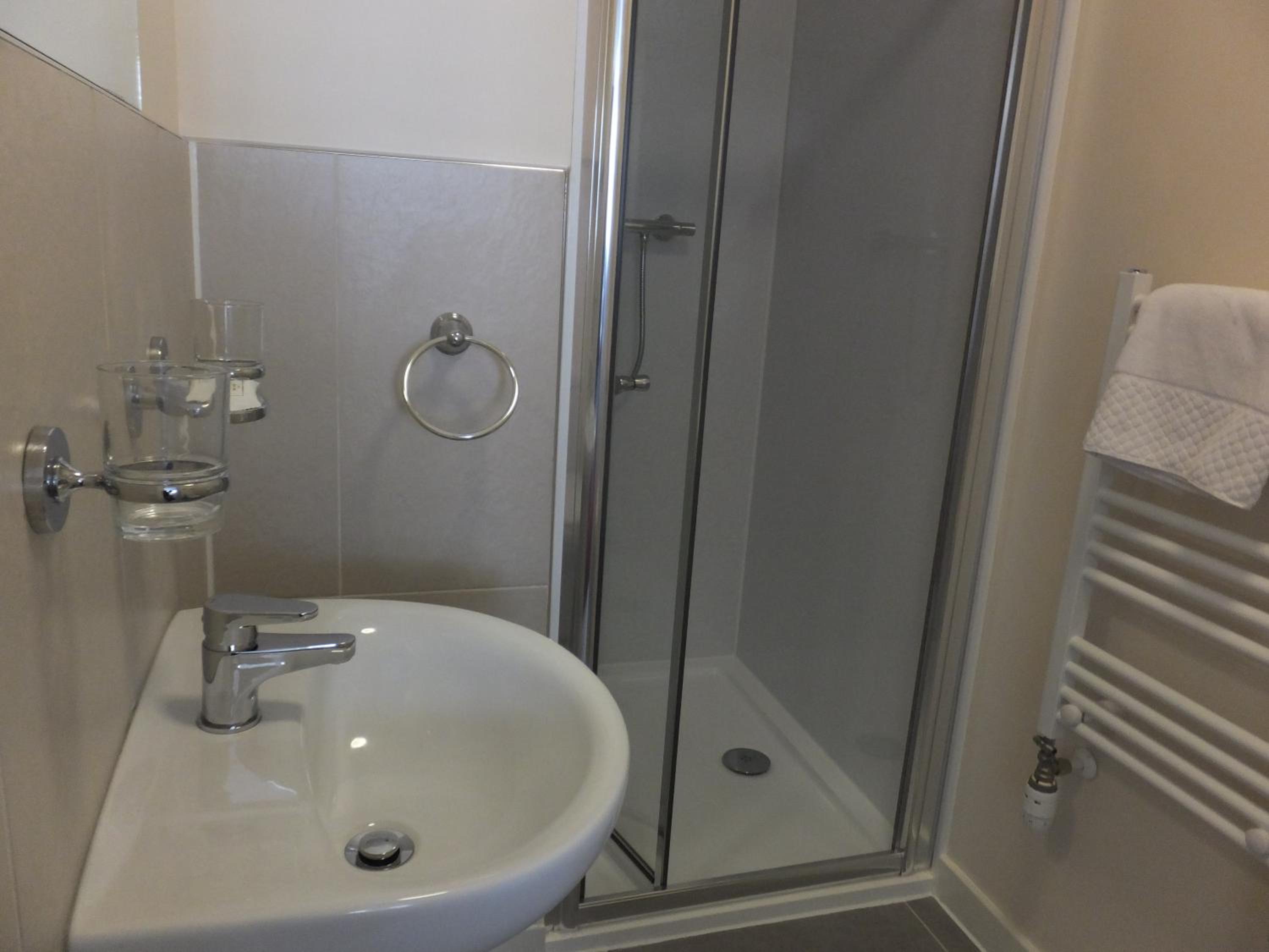 Single Room photo 2