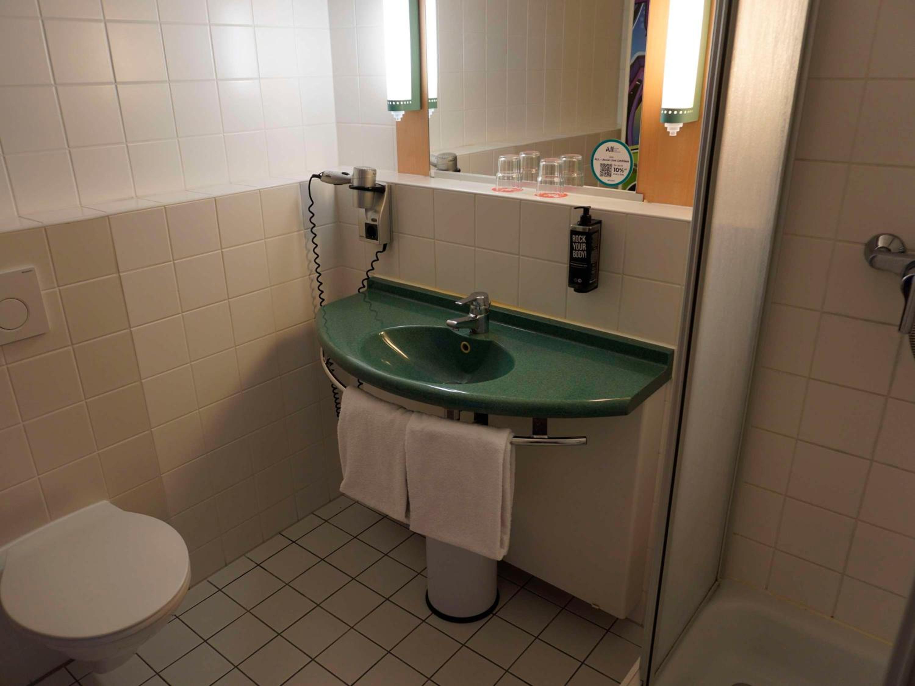 Double Room - Photo 12