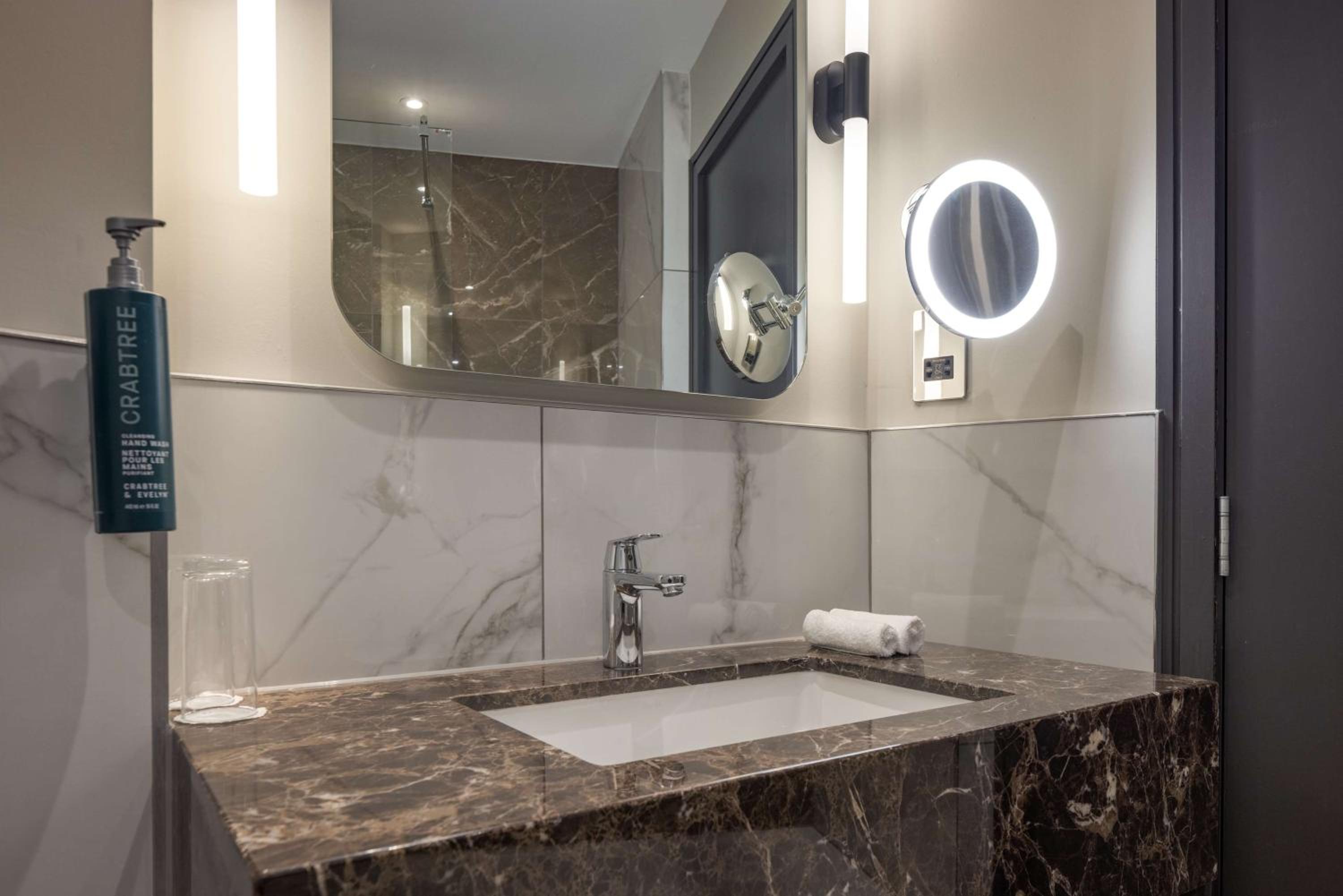 King Executive Suite - Photo 10