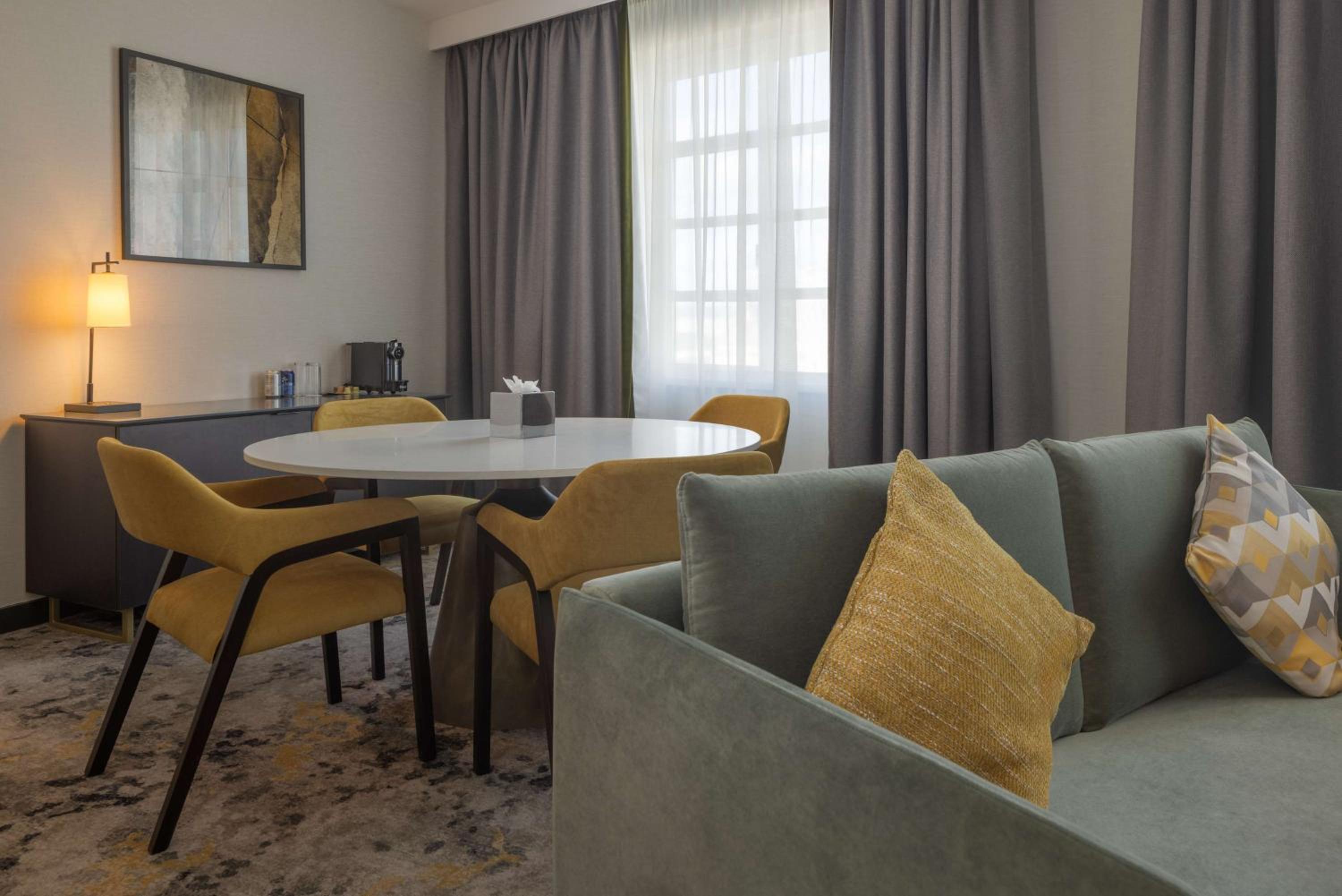 King Executive Suite - Photo 12