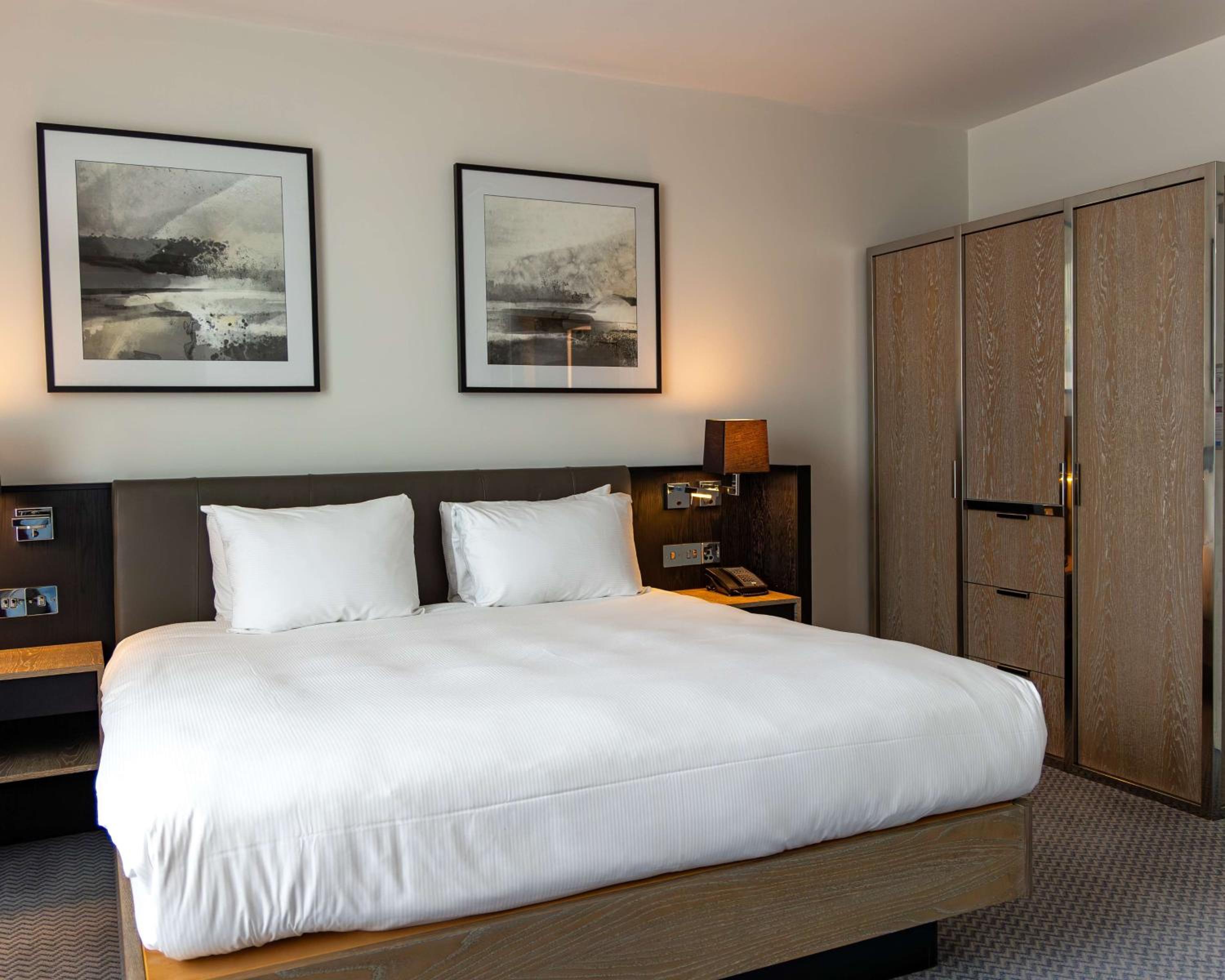 Executive King Room - Lounge Access thumbnail 5