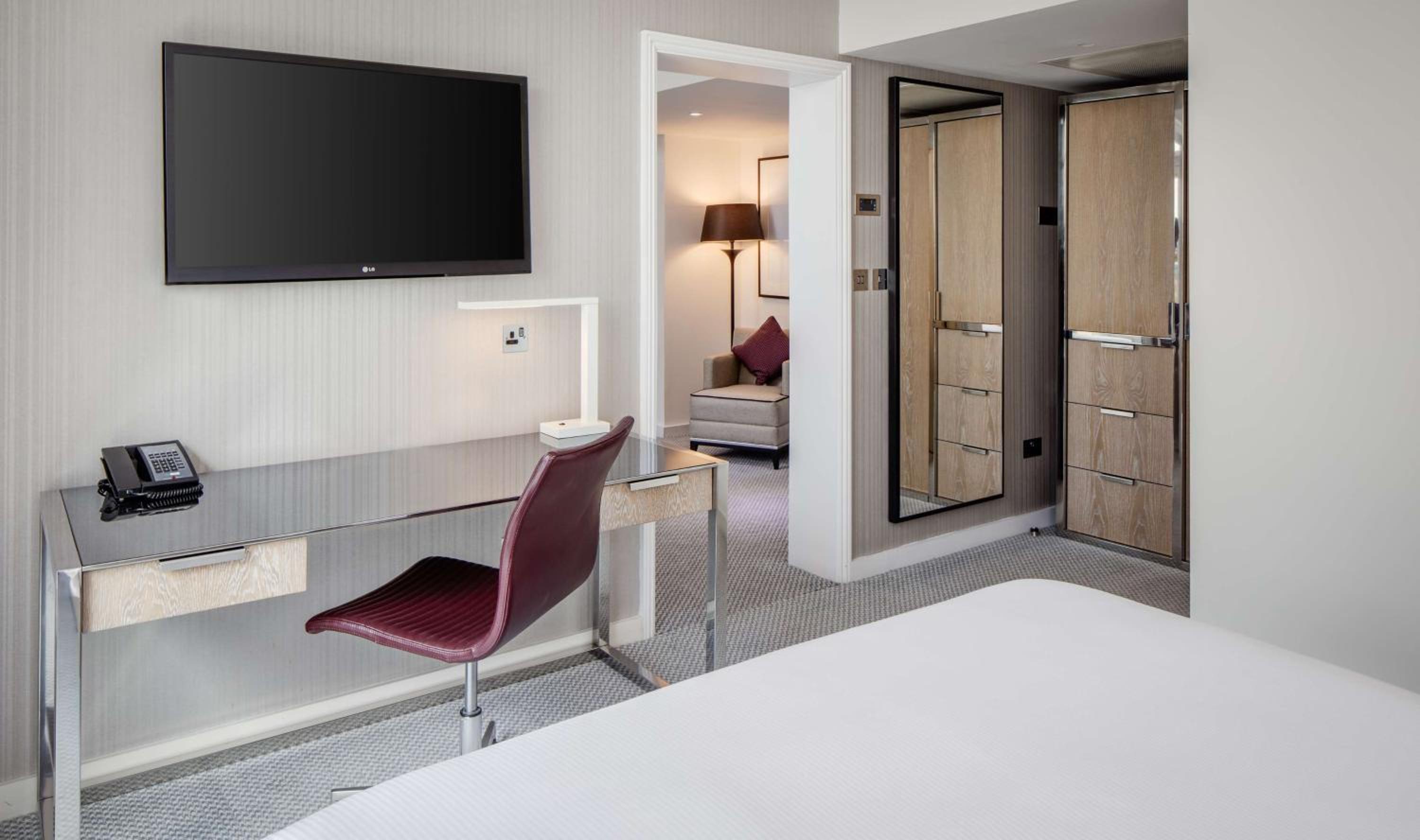 Terrace Suite with Lounge Access thumbnail 6