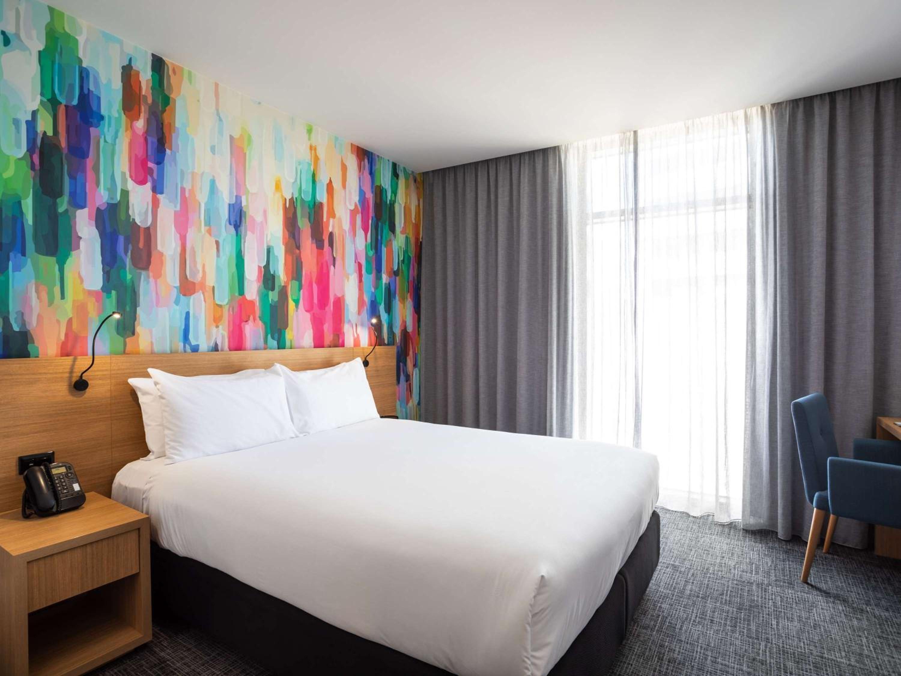 Accessible Standard Queen Room photo 2