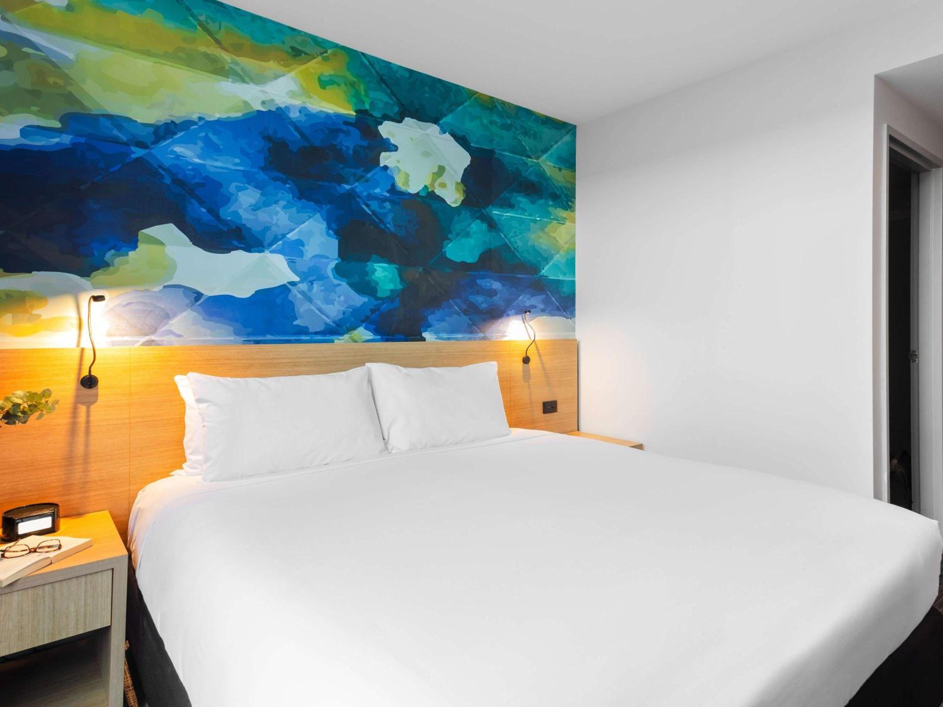 Deluxe King Room photo 2