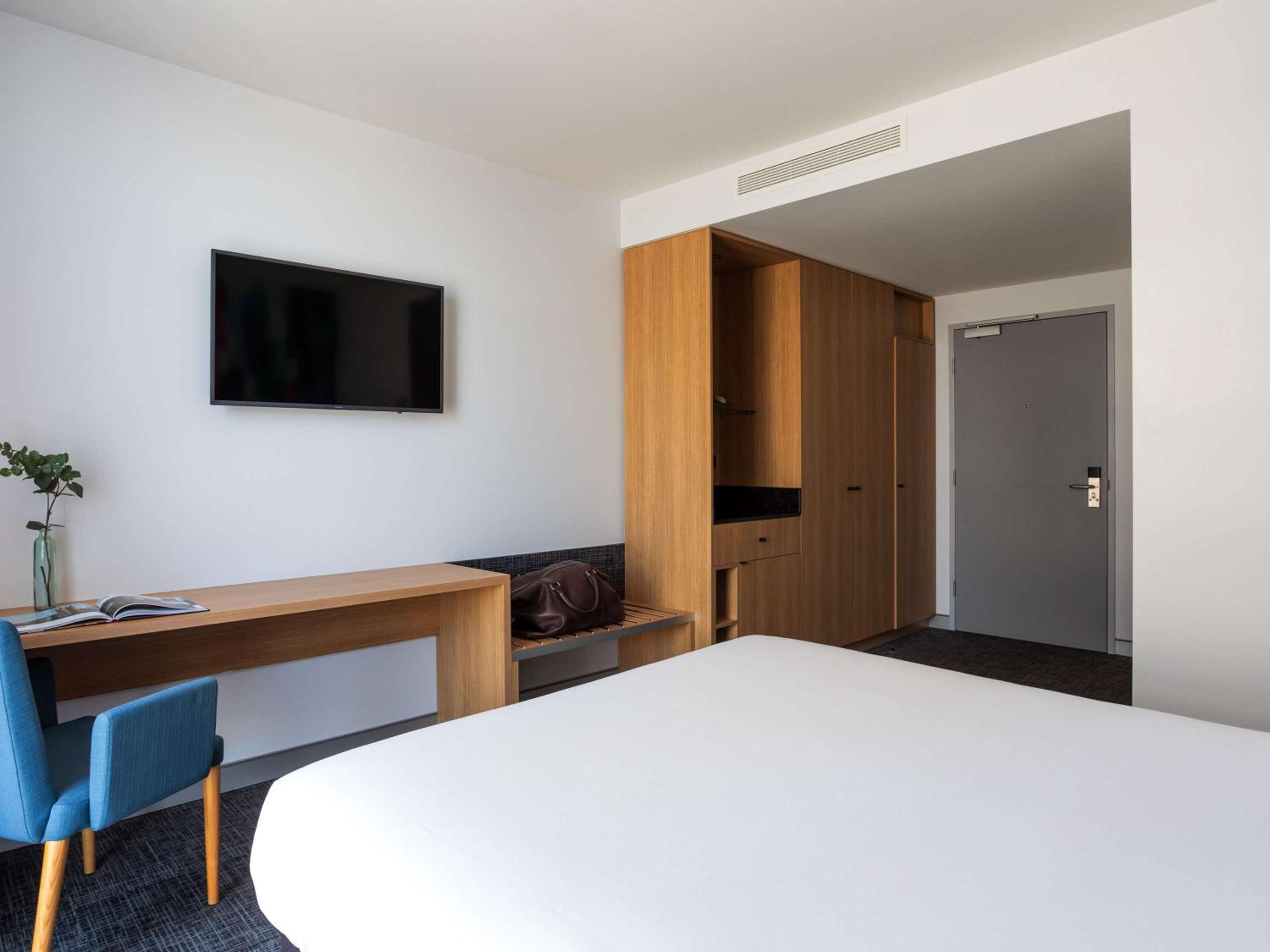 Accessible Standard Queen Room photo 3