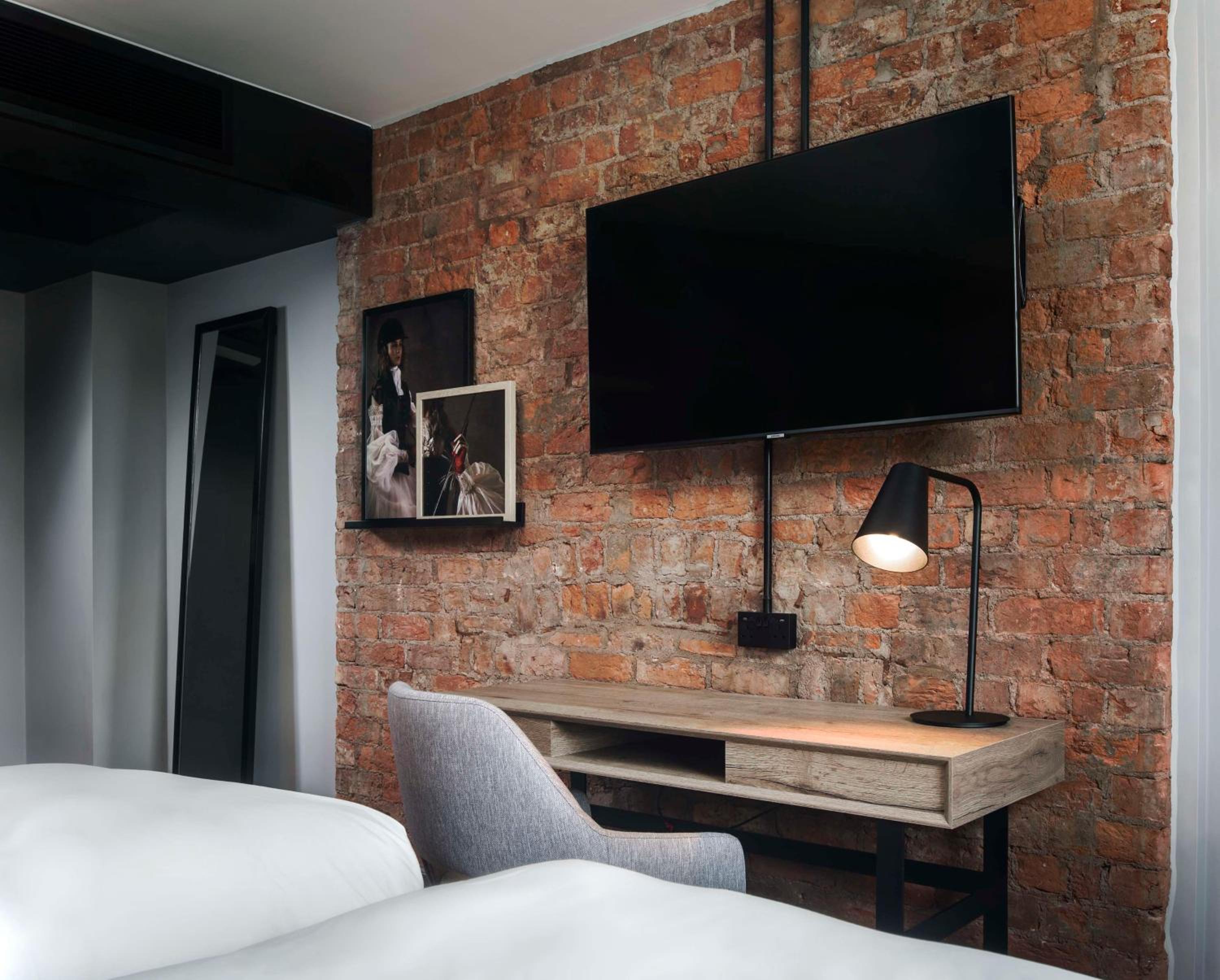 Superior Room - Lime St View - Photo 4