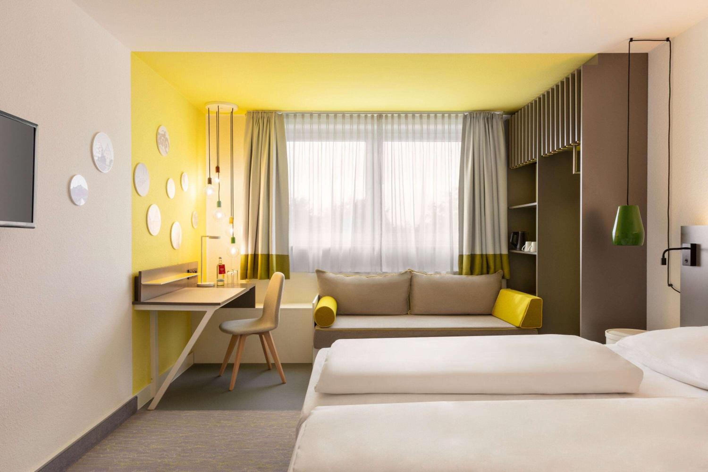 Lounge Room - Photo 4