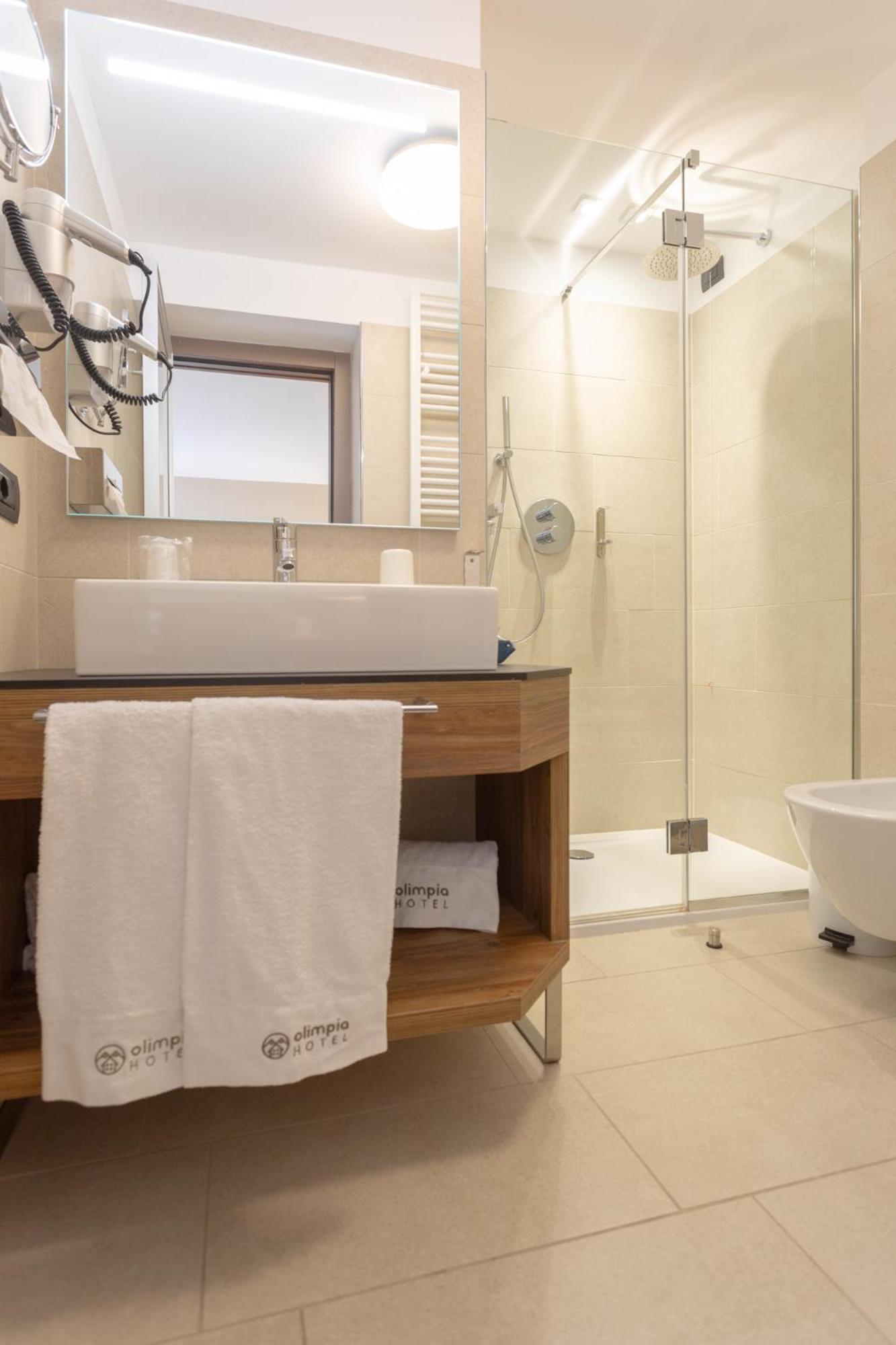 Deluxe Suite photo 2