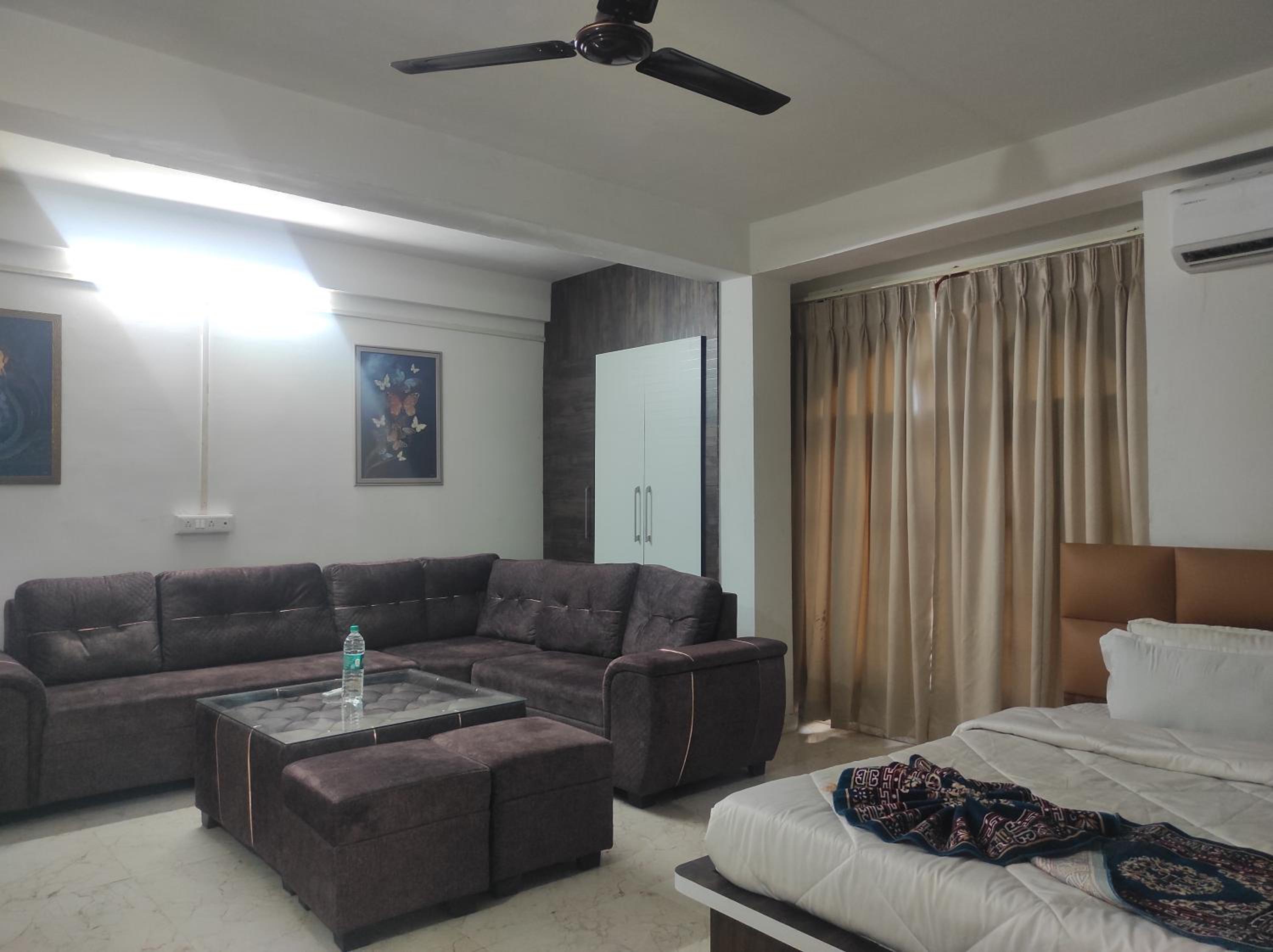 Suite - Photo 7