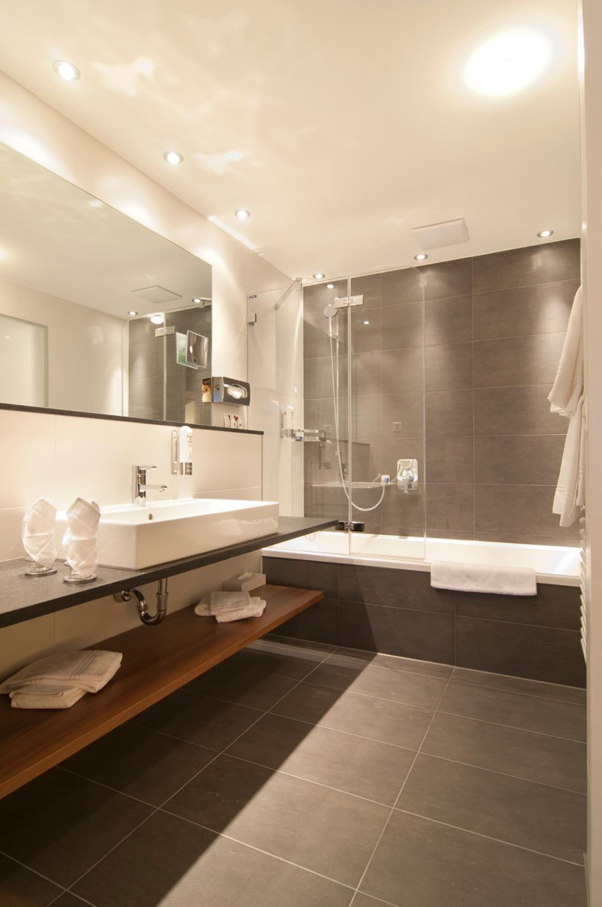 Simi Suite with Balcony - Photo 4