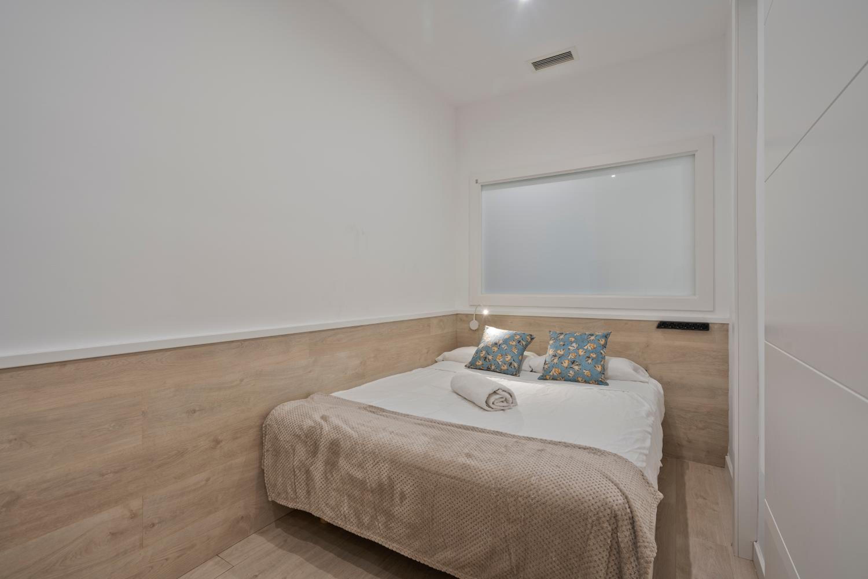 Three-Bedroom Apartment photo 3