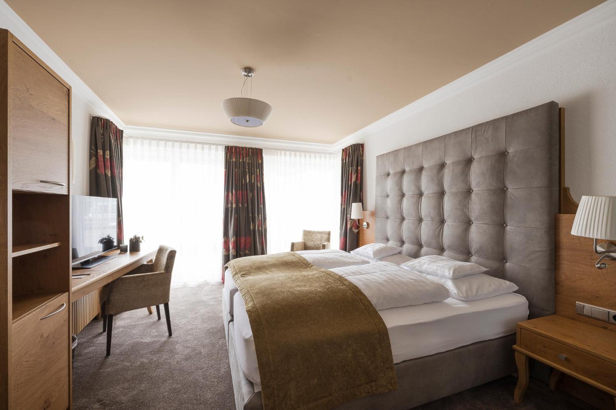 Deluxe Suite with Balcony photo 1