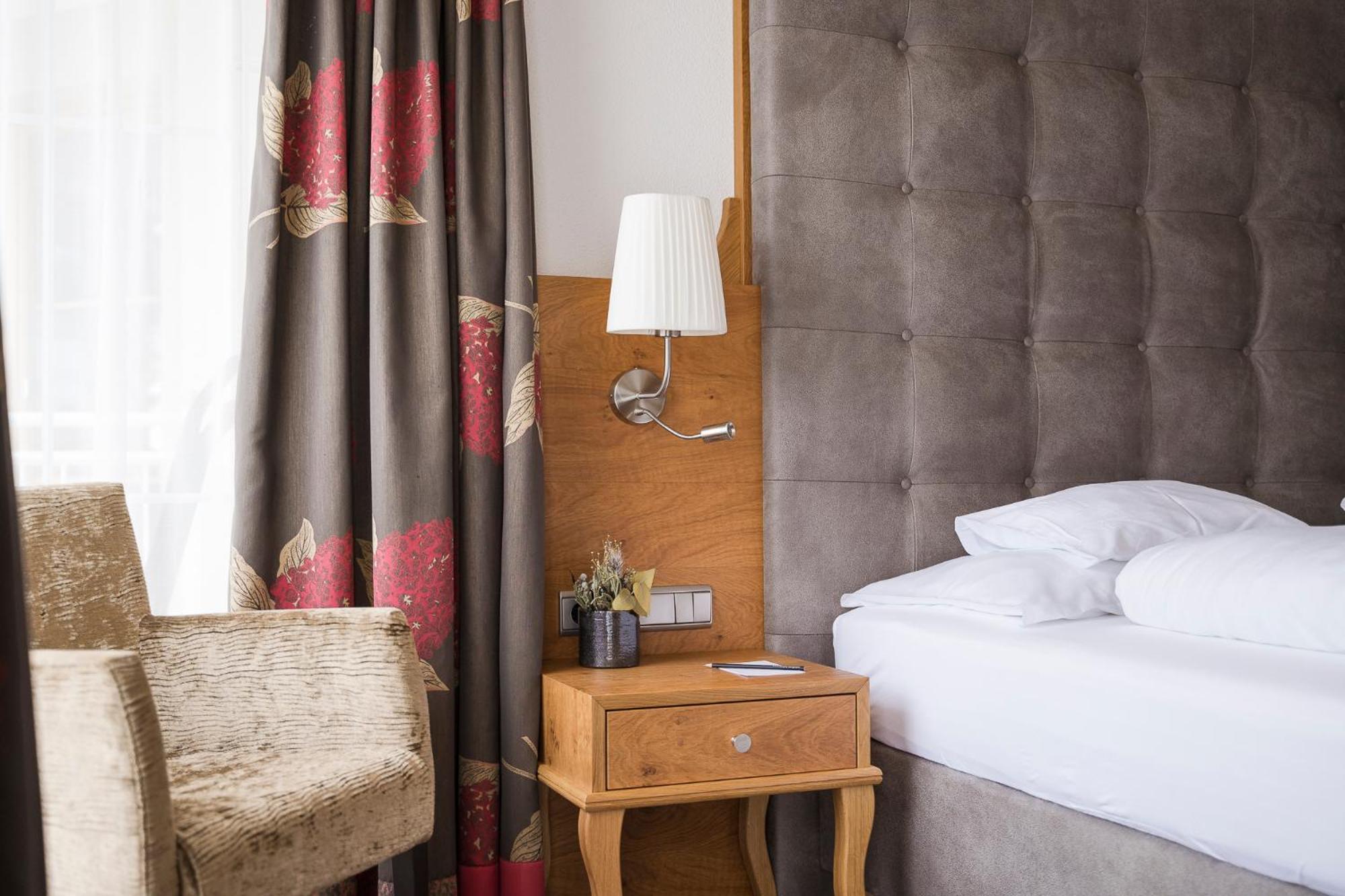 Deluxe Suite with Balcony photo 3