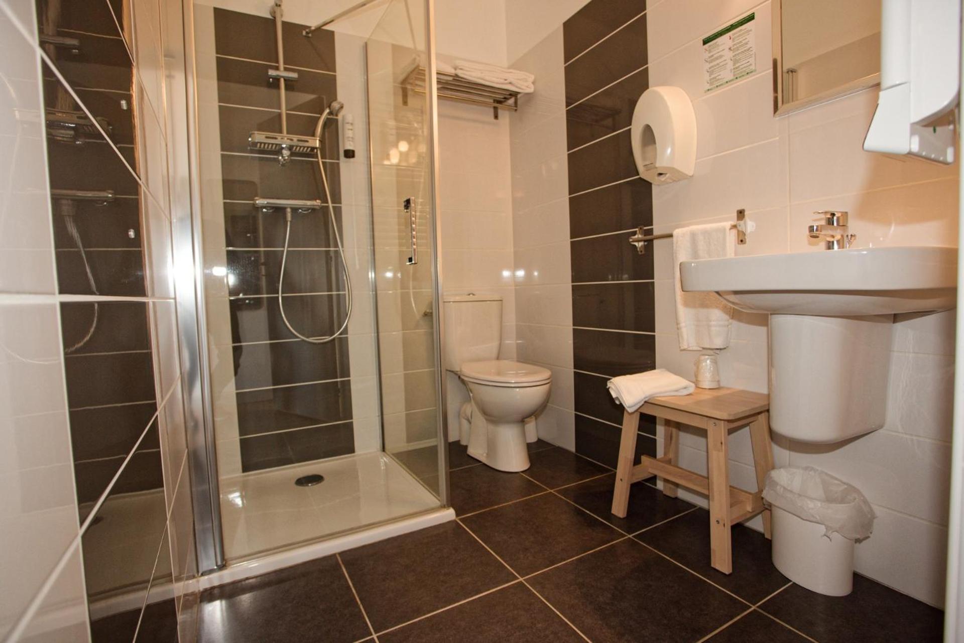 Twin Room - Photo 2