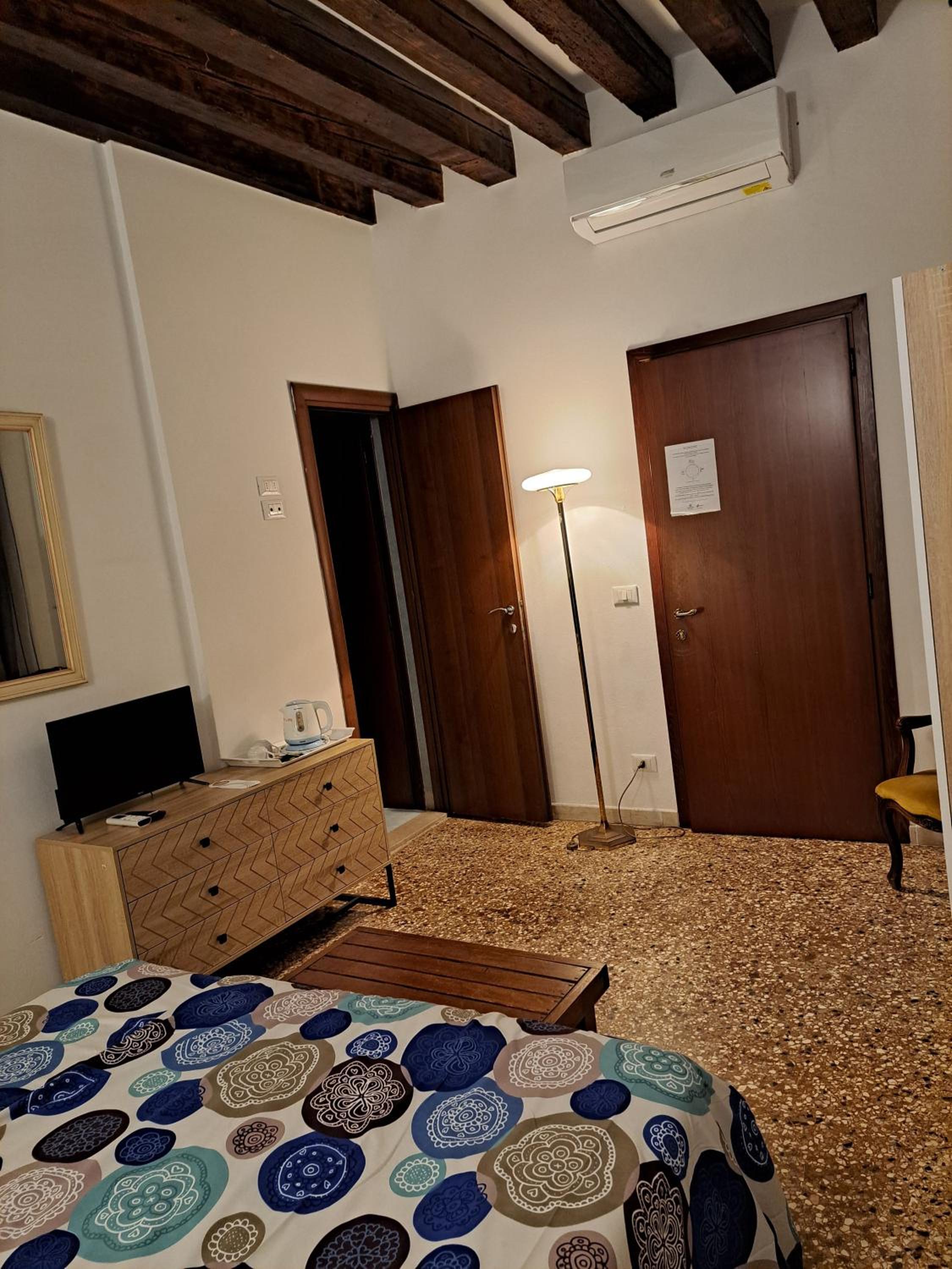 Double or Twin Room - Annex photo 3