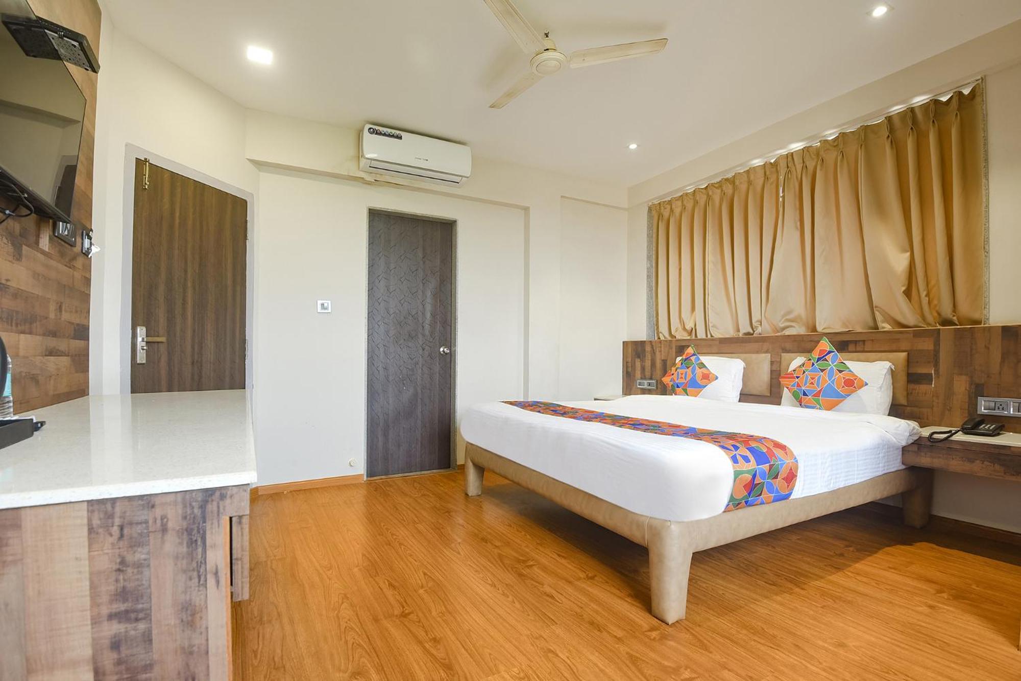 Deluxe Room - Photo 4