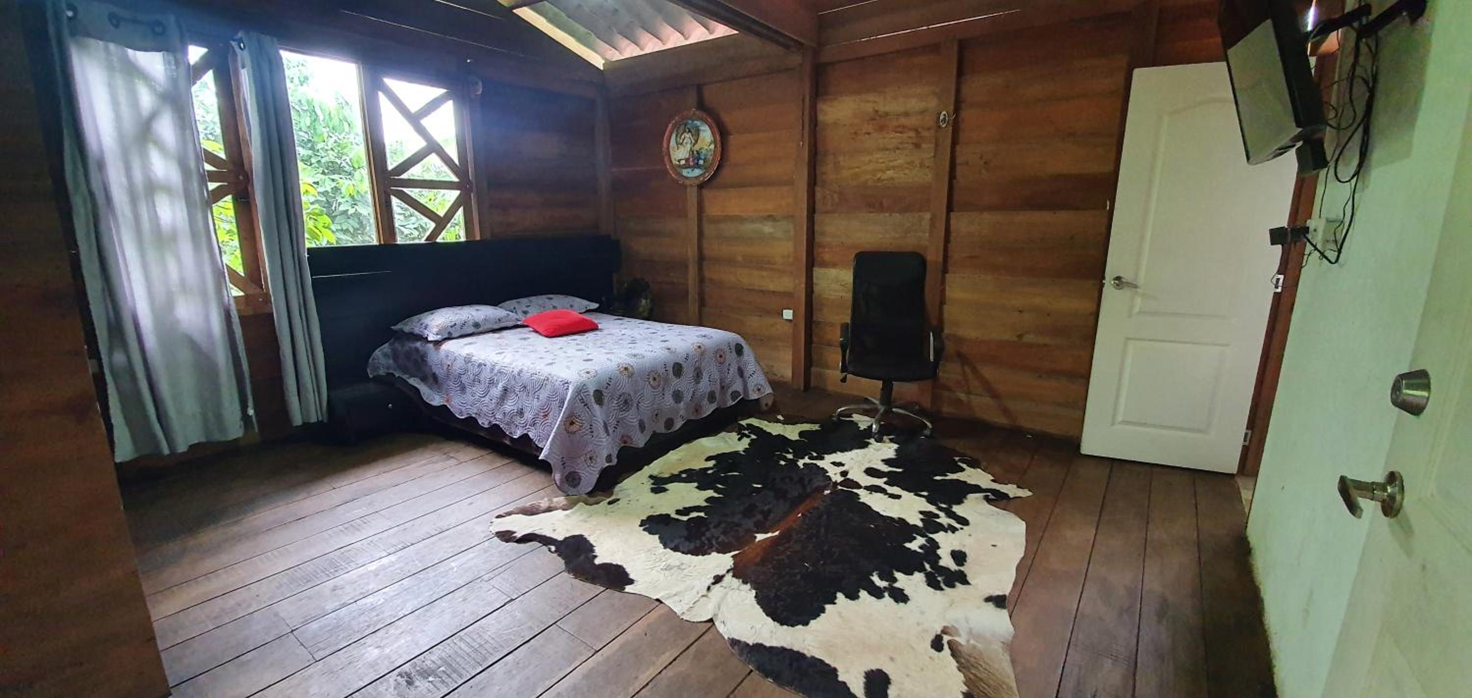 Four-Bedroom House photo 1